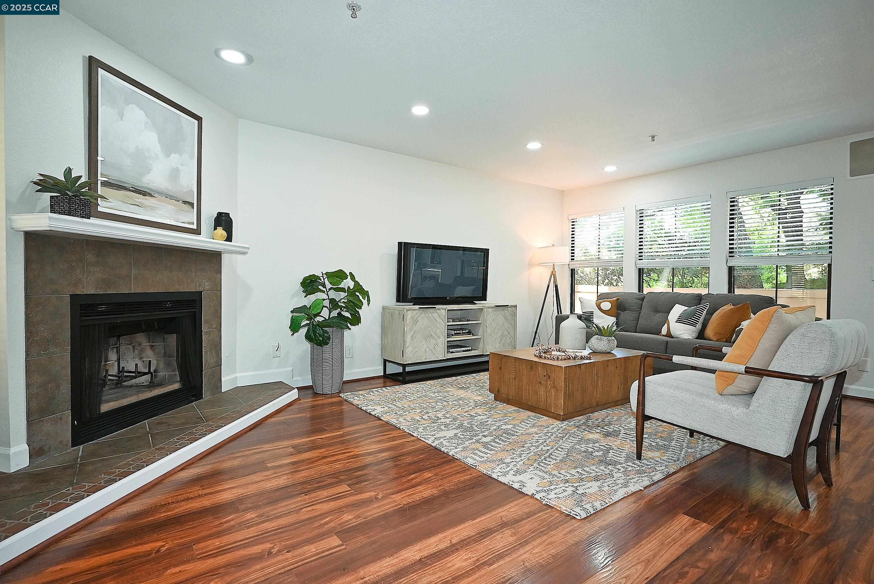Detail Gallery Image 36 of 43 For 3279 Mt Diablo Ct #1,  Lafayette,  CA 94549 - 2 Beds | 2/1 Baths