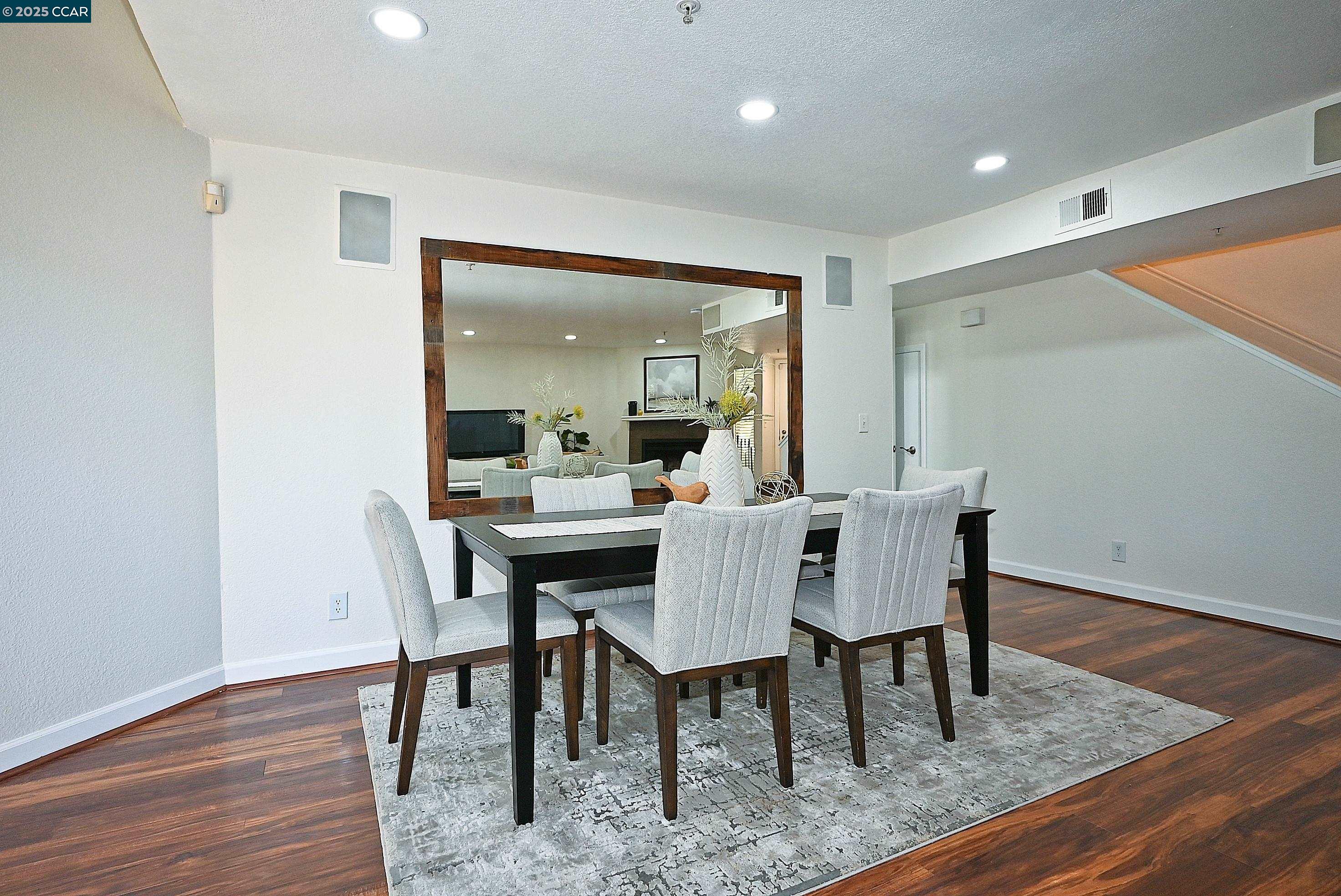 Detail Gallery Image 37 of 43 For 3279 Mt Diablo Ct #1,  Lafayette,  CA 94549 - 2 Beds | 2/1 Baths