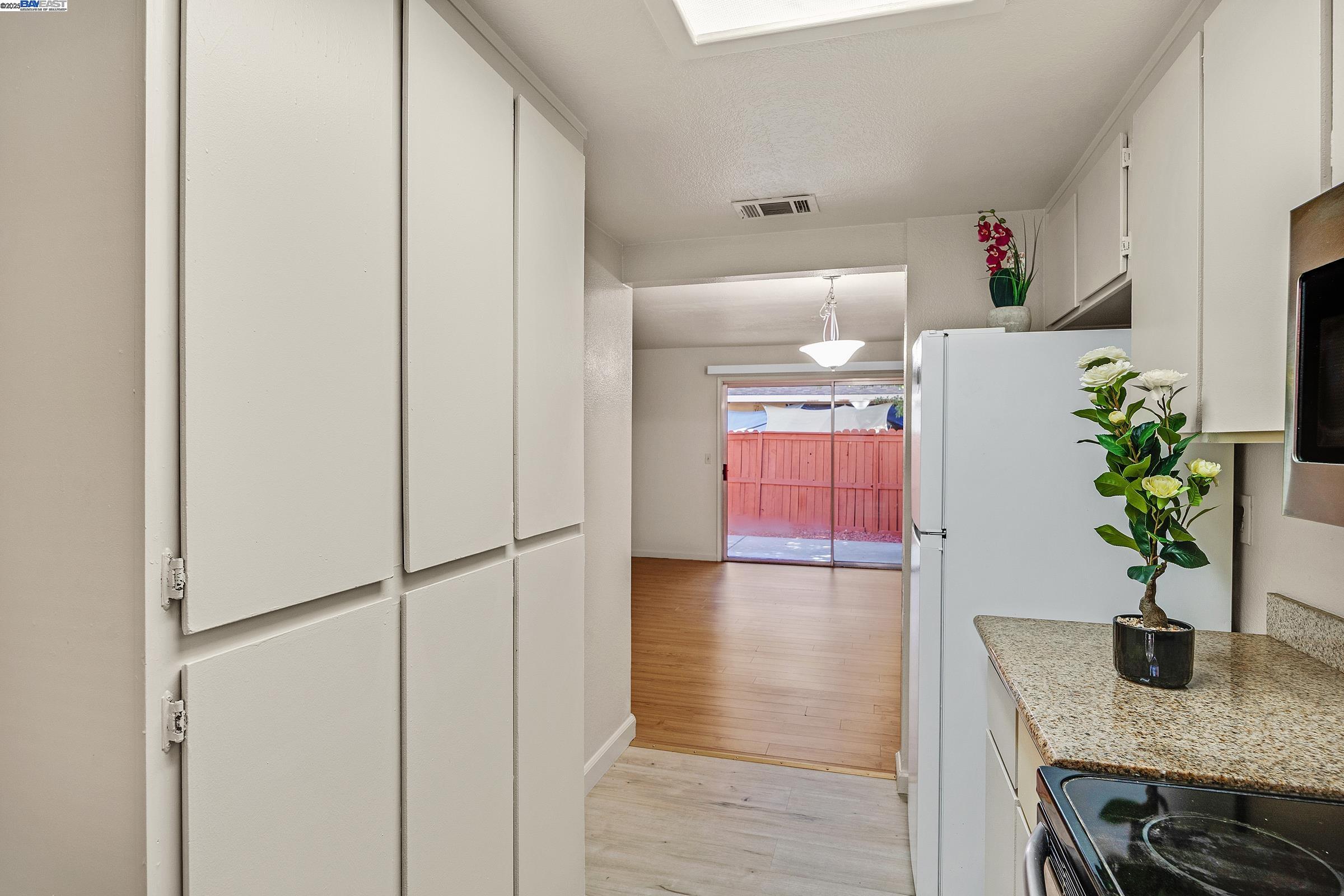 Detail Gallery Image 11 of 46 For 1941 Grande Cir #54,  Fairfield,  CA 94533 - 2 Beds | 1/1 Baths