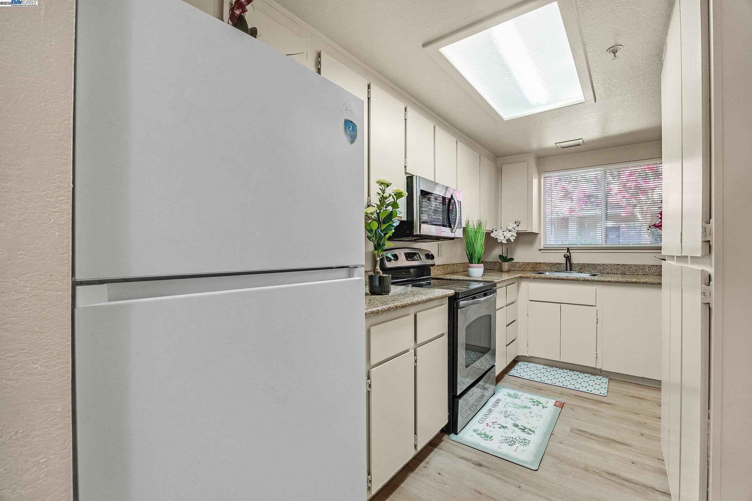 Detail Gallery Image 9 of 46 For 1941 Grande Cir #54,  Fairfield,  CA 94533 - 2 Beds | 1/1 Baths
