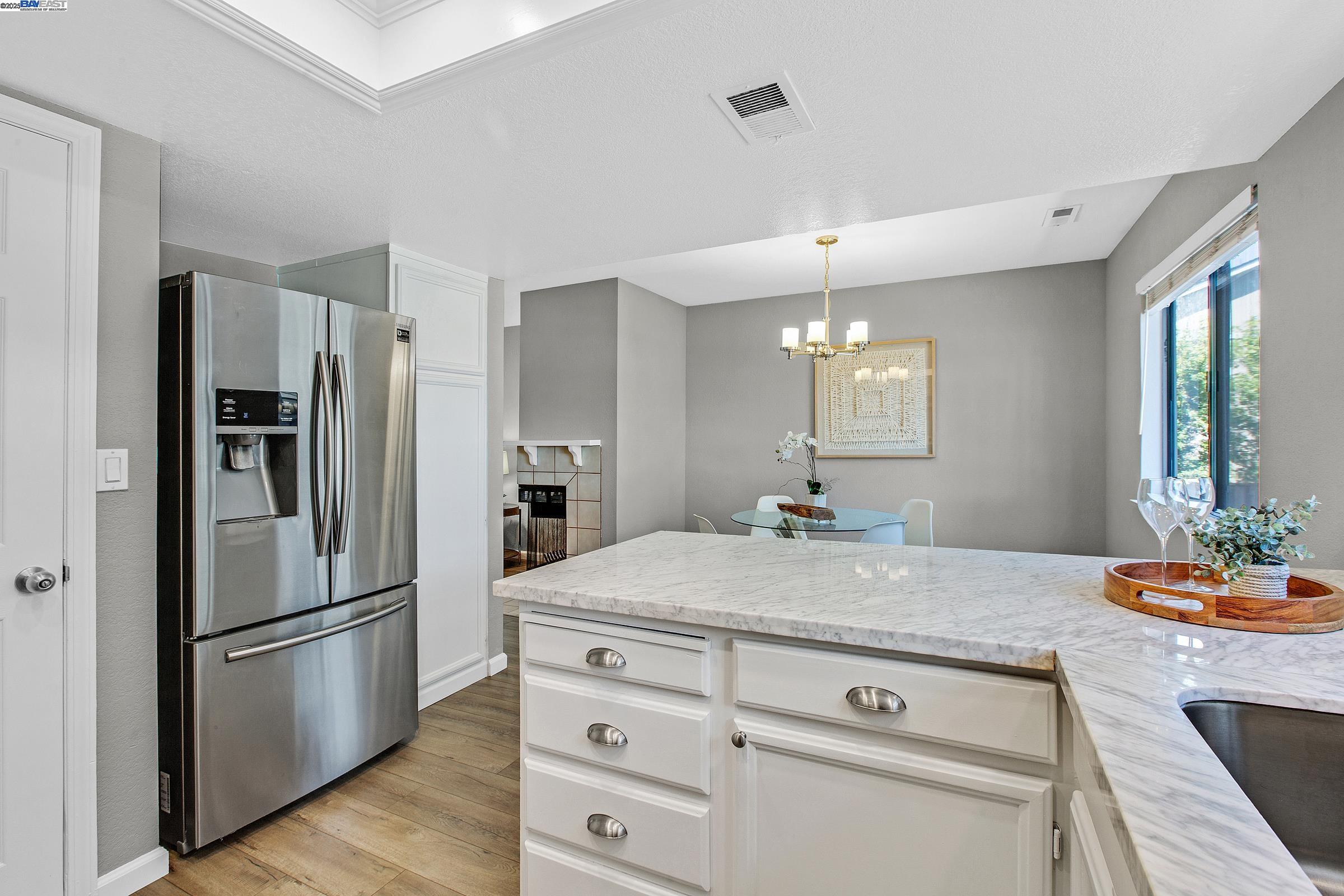 Detail Gallery Image 13 of 32 For 2218 Fazeli Court, Campbell,  CA 95008 - 2 Beds | 2/1 Baths