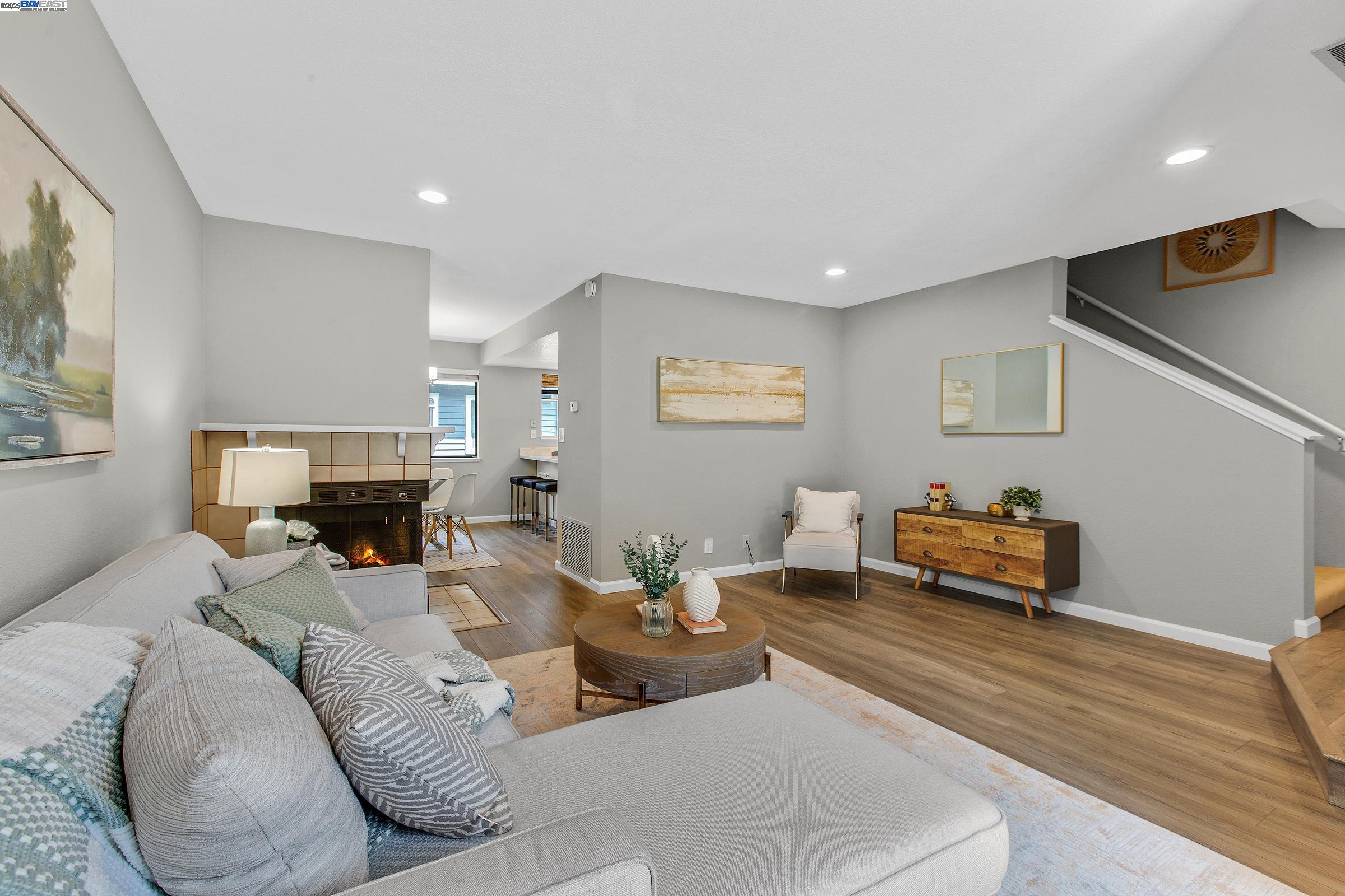 Detail Gallery Image 7 of 32 For 2218 Fazeli Court, Campbell,  CA 95008 - 2 Beds | 2/1 Baths