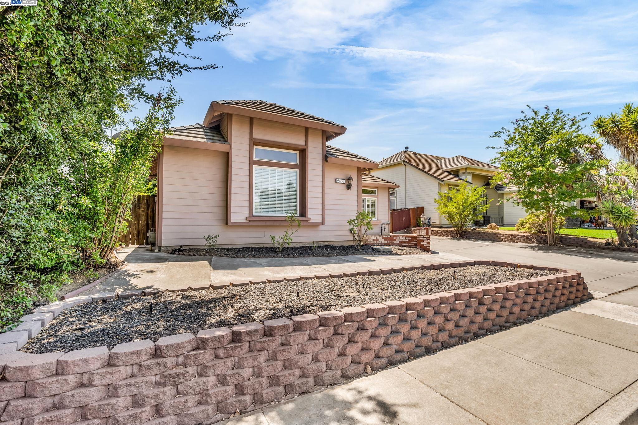 Detail Gallery Image 3 of 42 For 2450 Palm Ct, Brentwood,  CA 94513 - 5 Beds | 3 Baths