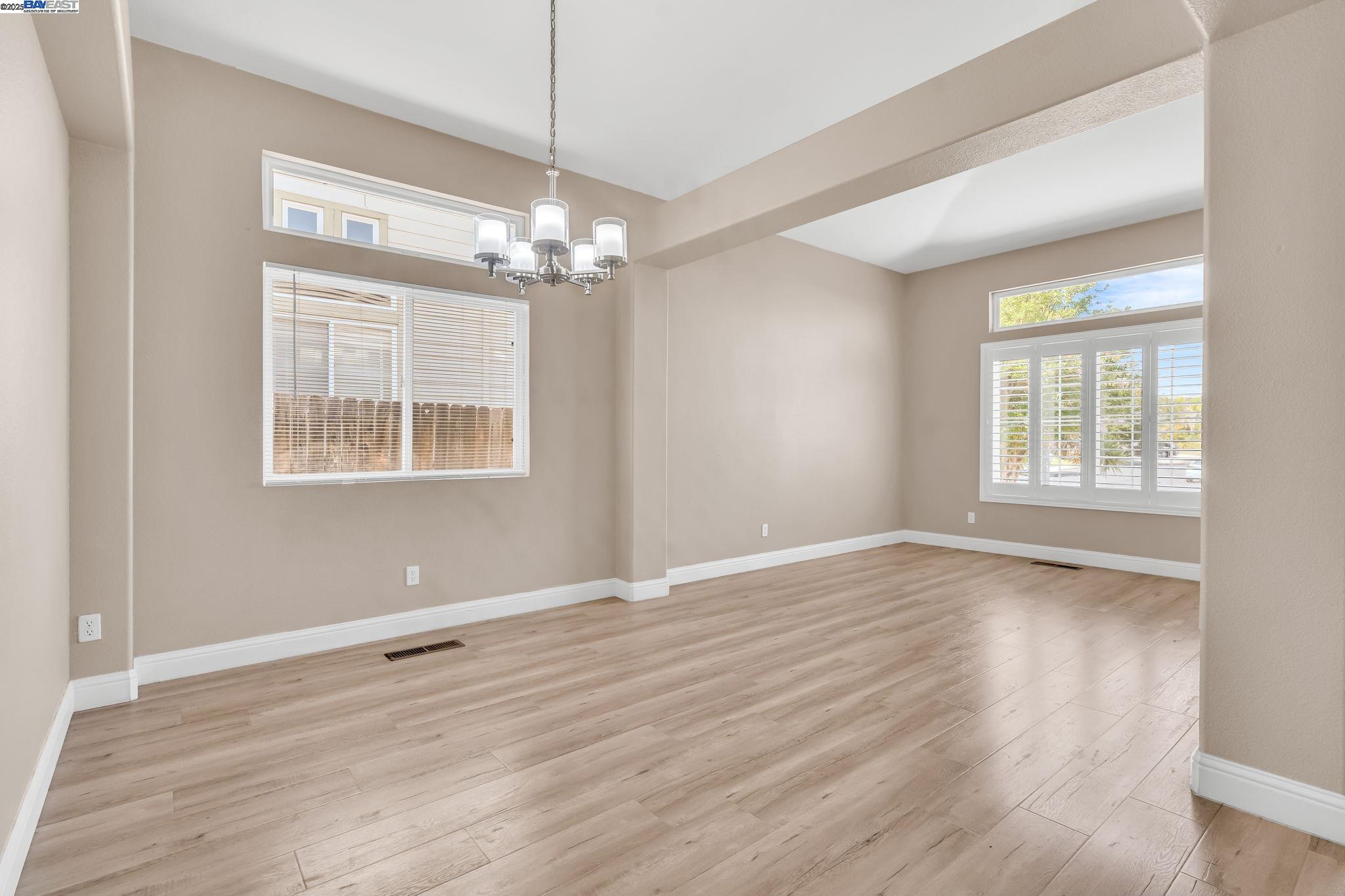 Detail Gallery Image 5 of 42 For 2450 Palm Ct, Brentwood,  CA 94513 - 5 Beds | 3 Baths