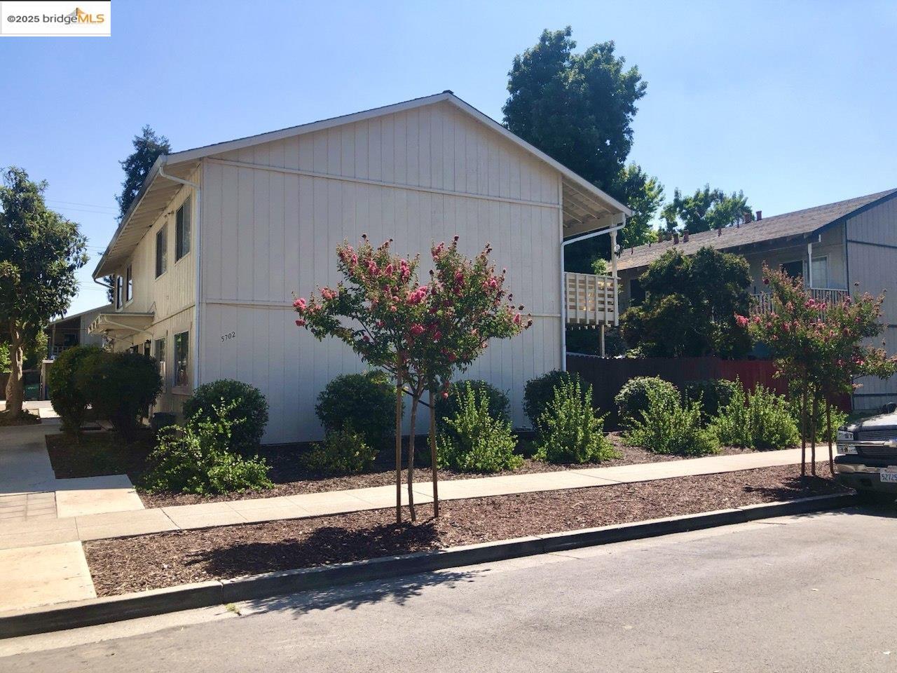 Detail Gallery Image 3 of 39 For 5702 Tucson Dr, San Jose,  CA 95118 - – Beds | – Baths