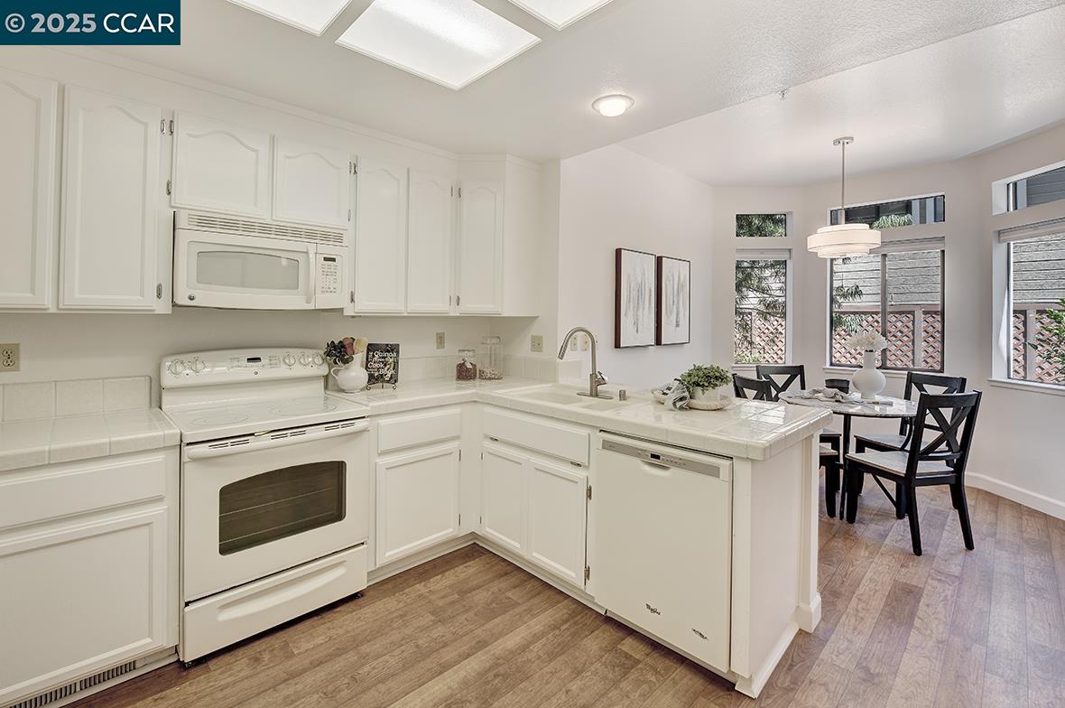 Detail Gallery Image 24 of 57 For 5301 Terra Granada Dr 1a,  Walnut Creek,  CA 94595 - 3 Beds | 2 Baths