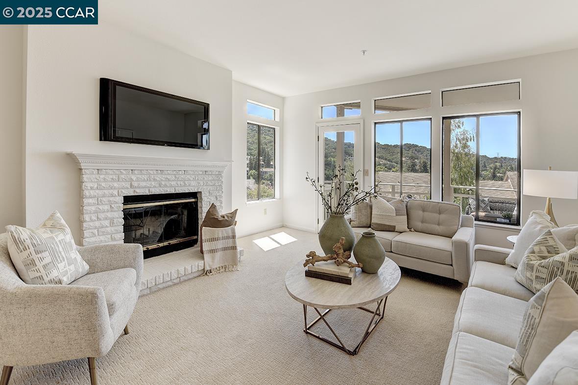 Detail Gallery Image 4 of 57 For 5301 Terra Granada Dr 1a,  Walnut Creek,  CA 94595 - 3 Beds | 2 Baths