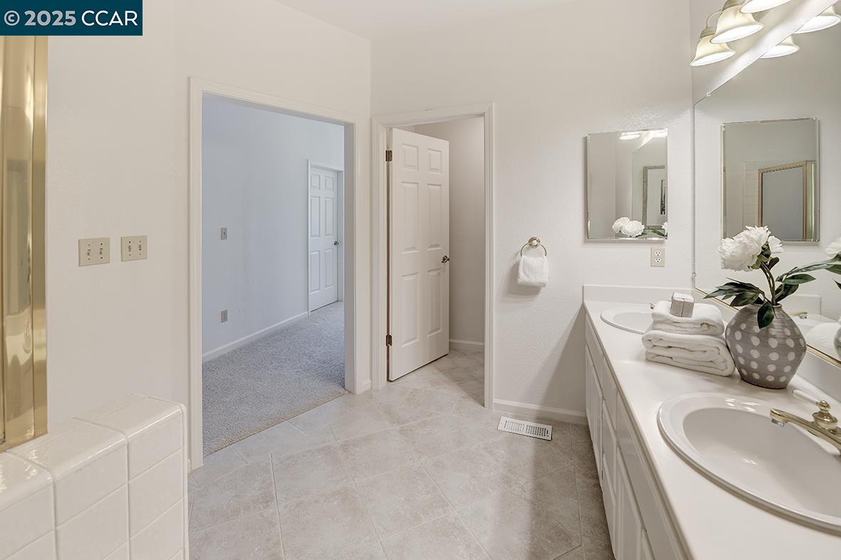 Detail Gallery Image 36 of 57 For 5301 Terra Granada Dr 1a,  Walnut Creek,  CA 94595 - 3 Beds | 2 Baths
