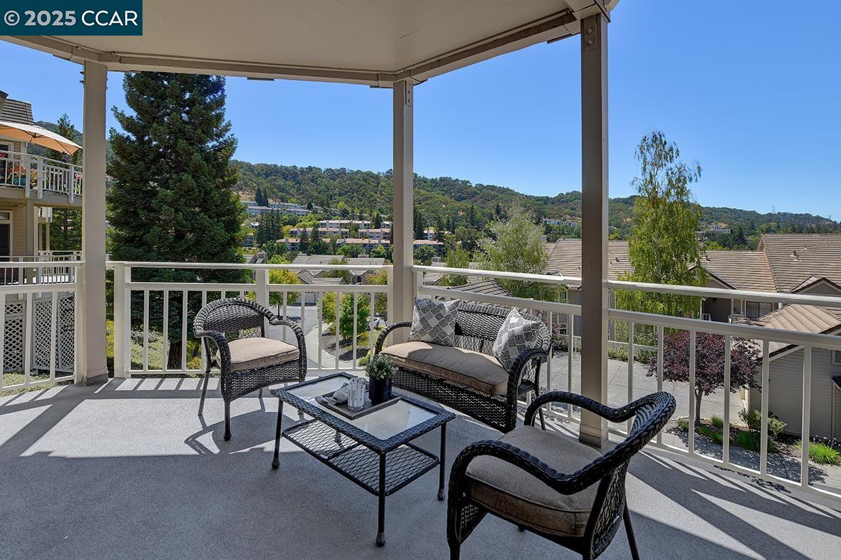 Detail Gallery Image 8 of 57 For 5301 Terra Granada Dr 1a,  Walnut Creek,  CA 94595 - 3 Beds | 2 Baths