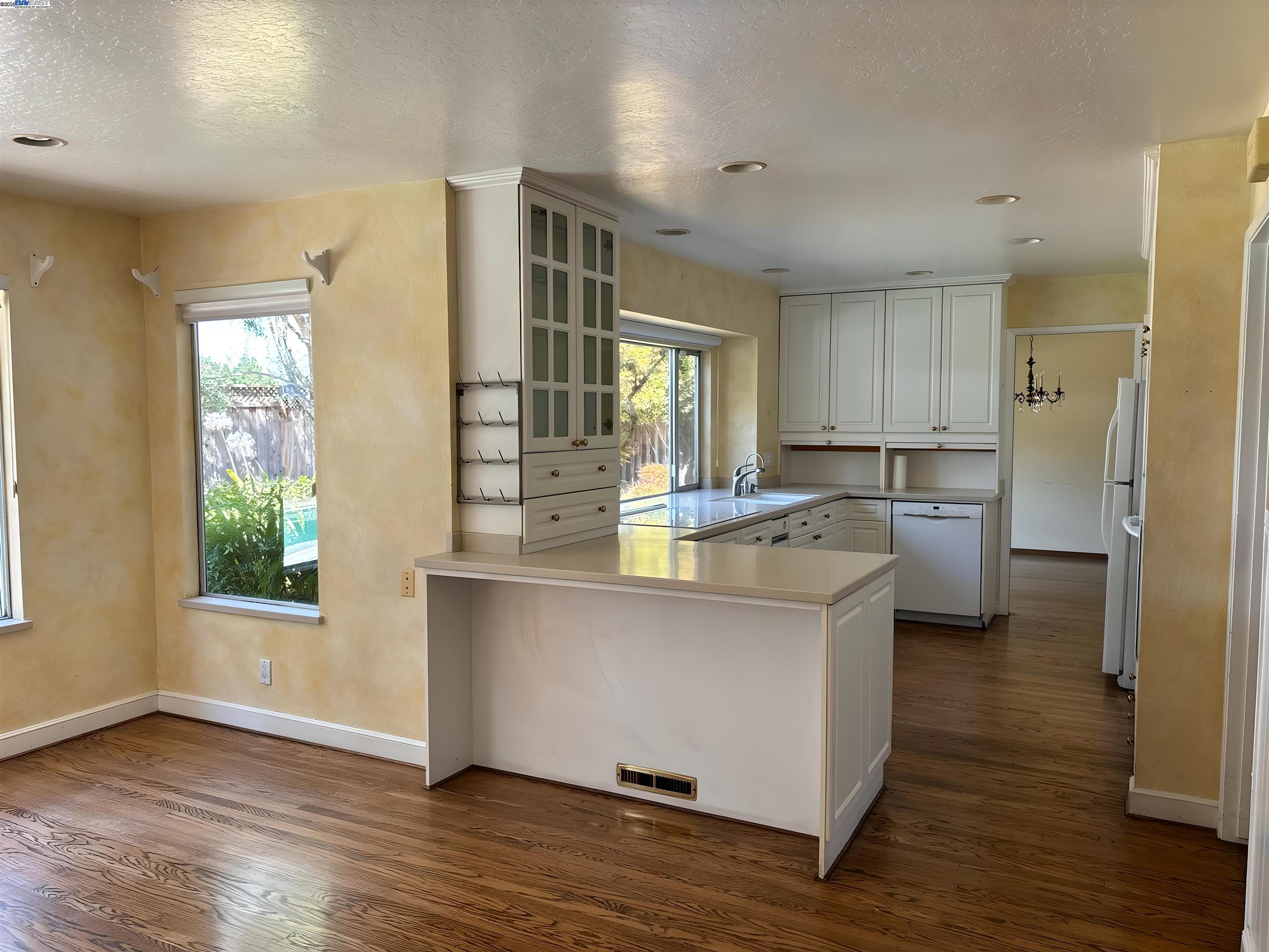 Detail Gallery Image 2 of 7 For 1742 Beachwood Way, Pleasanton,  CA 94566 - 5 Beds | 3 Baths