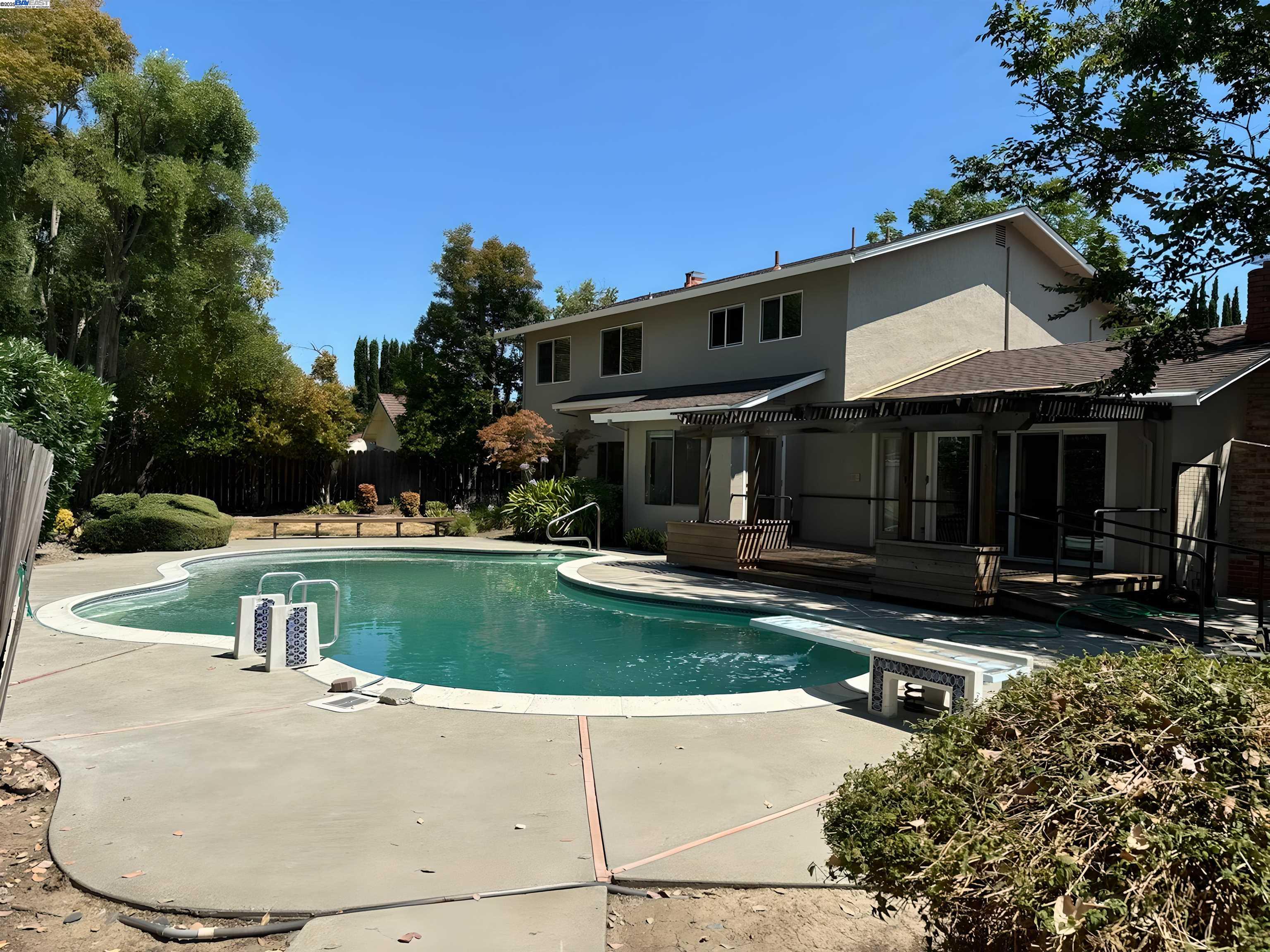 Detail Gallery Image 7 of 7 For 1742 Beachwood Way, Pleasanton,  CA 94566 - 5 Beds | 3 Baths