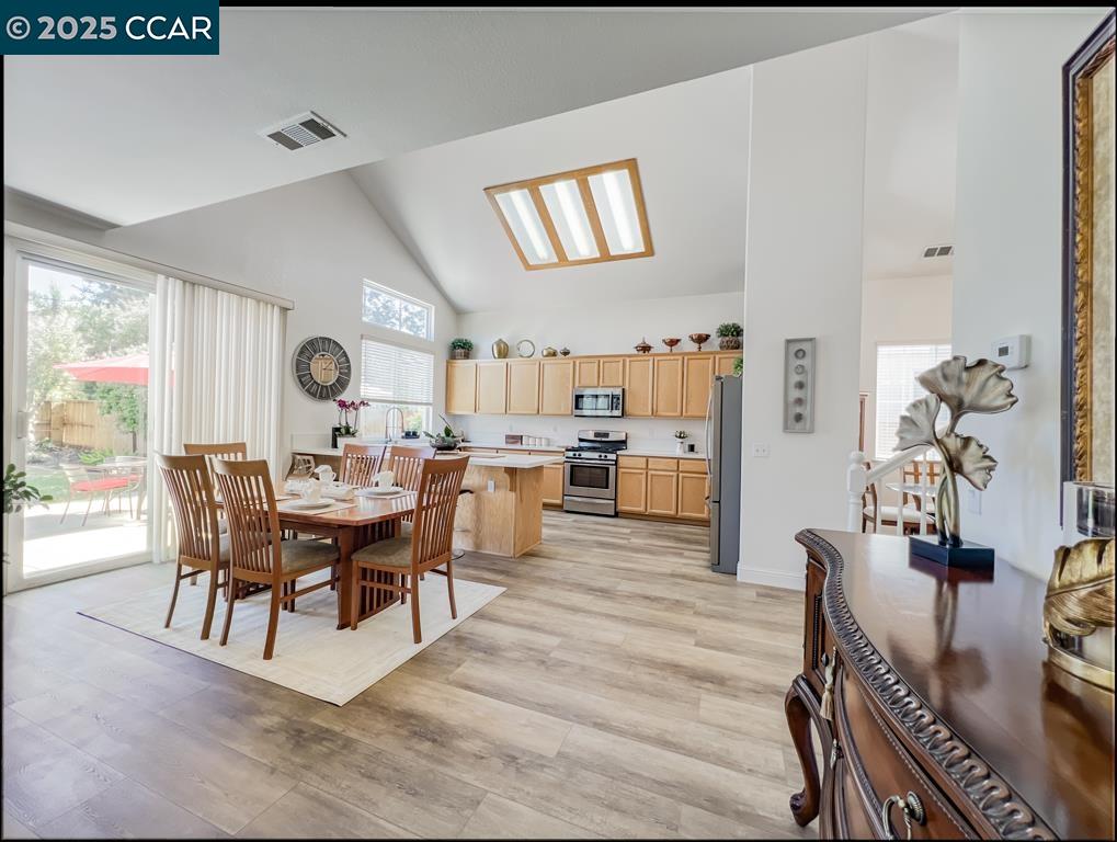 Detail Gallery Image 11 of 56 For 10552 Clarks Fork Cir, Stockton,  CA 95219 - 4 Beds | 2/1 Baths