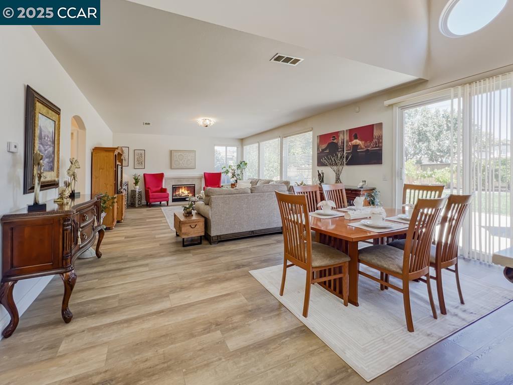 Detail Gallery Image 13 of 56 For 10552 Clarks Fork Cir, Stockton,  CA 95219 - 4 Beds | 2/1 Baths