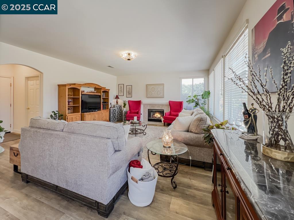 Detail Gallery Image 14 of 56 For 10552 Clarks Fork Cir, Stockton,  CA 95219 - 4 Beds | 2/1 Baths
