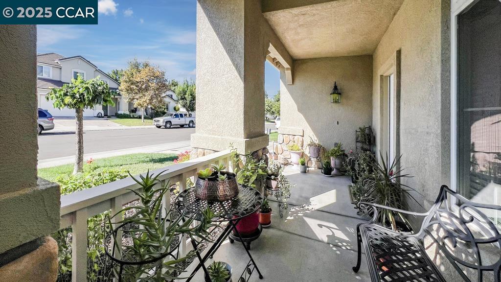 Detail Gallery Image 3 of 56 For 10552 Clarks Fork Cir, Stockton,  CA 95219 - 4 Beds | 2/1 Baths