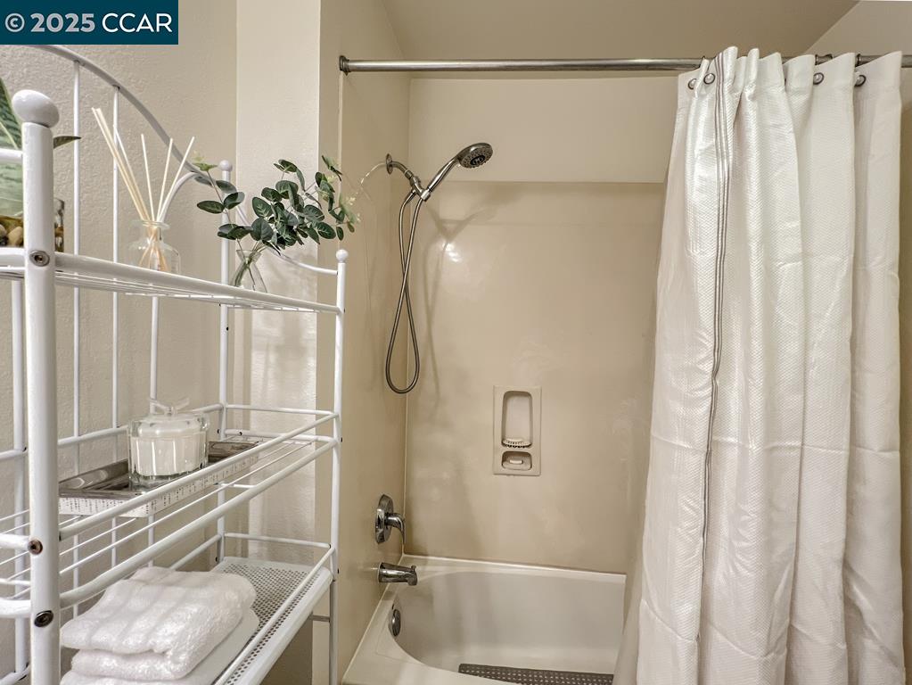 Detail Gallery Image 28 of 56 For 10552 Clarks Fork Cir, Stockton,  CA 95219 - 4 Beds | 2/1 Baths