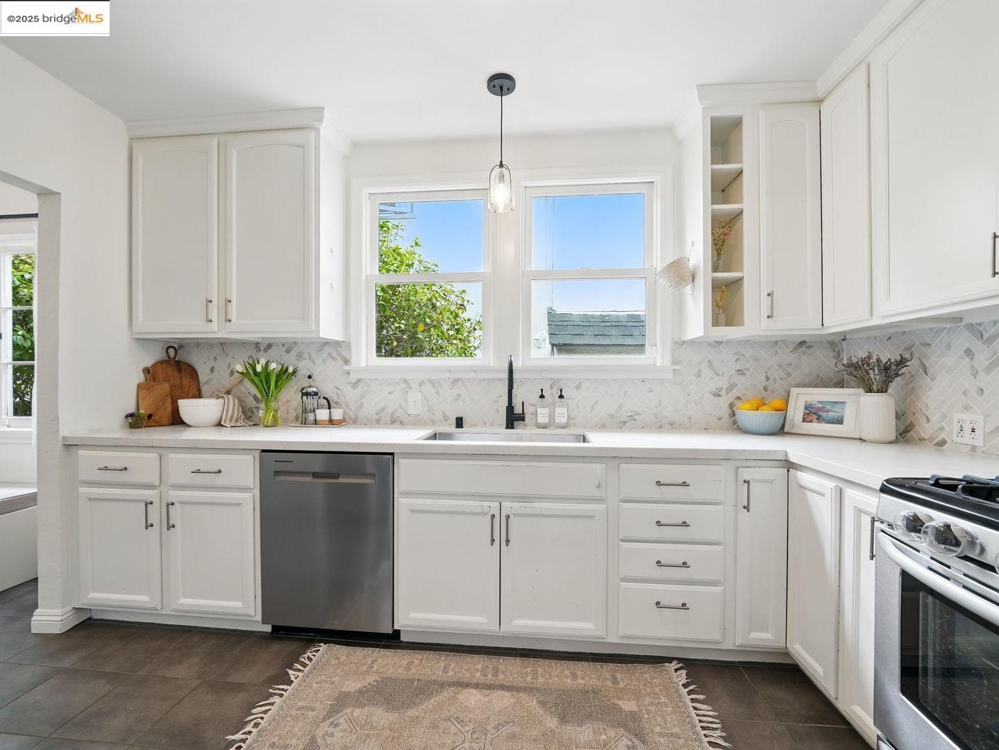 Detail Gallery Image 11 of 45 For 3712 Maple Ave, Oakland,  CA 94602 - 3 Beds | 2 Baths