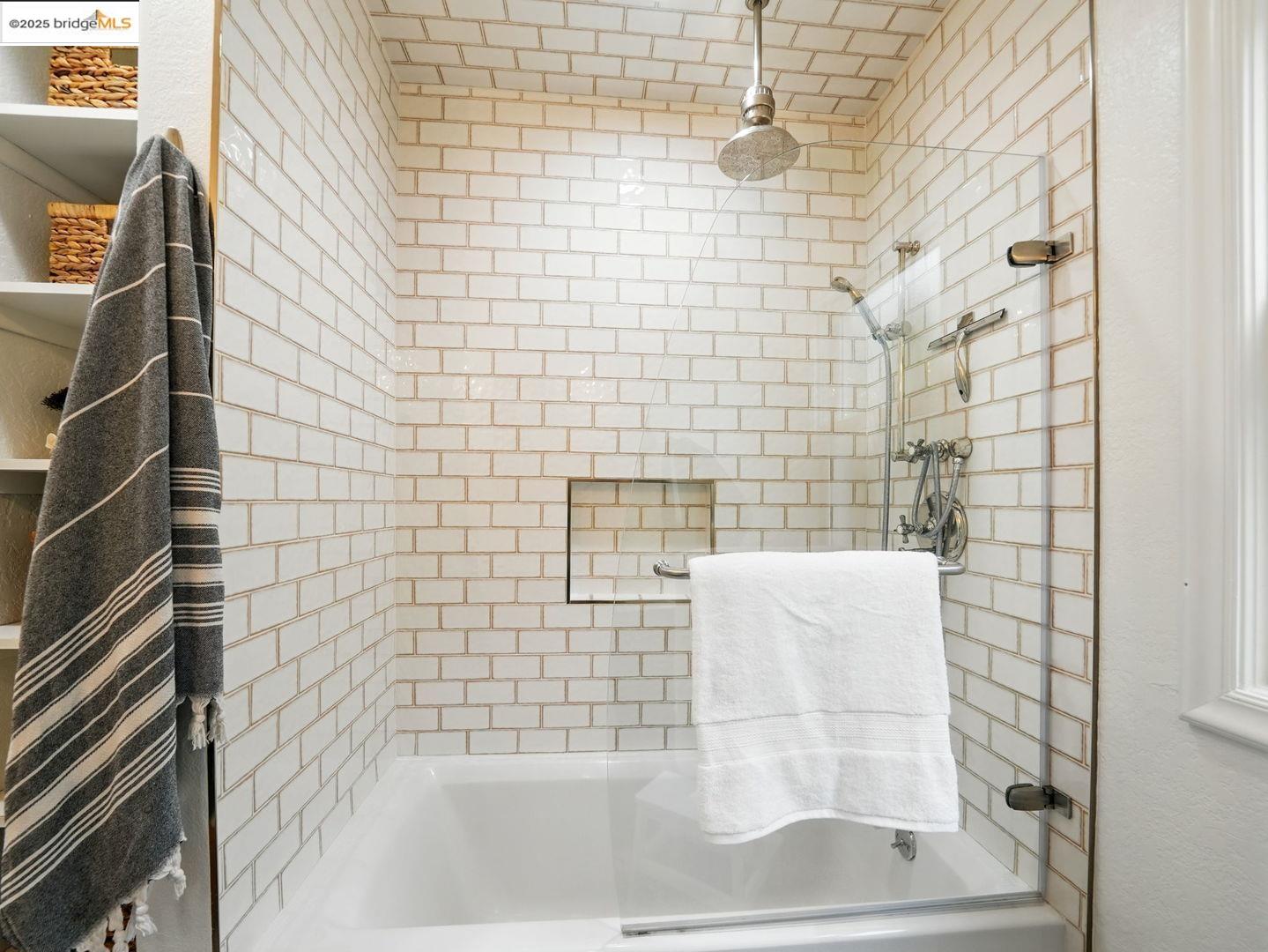 Detail Gallery Image 22 of 45 For 3712 Maple Ave, Oakland,  CA 94602 - 3 Beds | 2 Baths