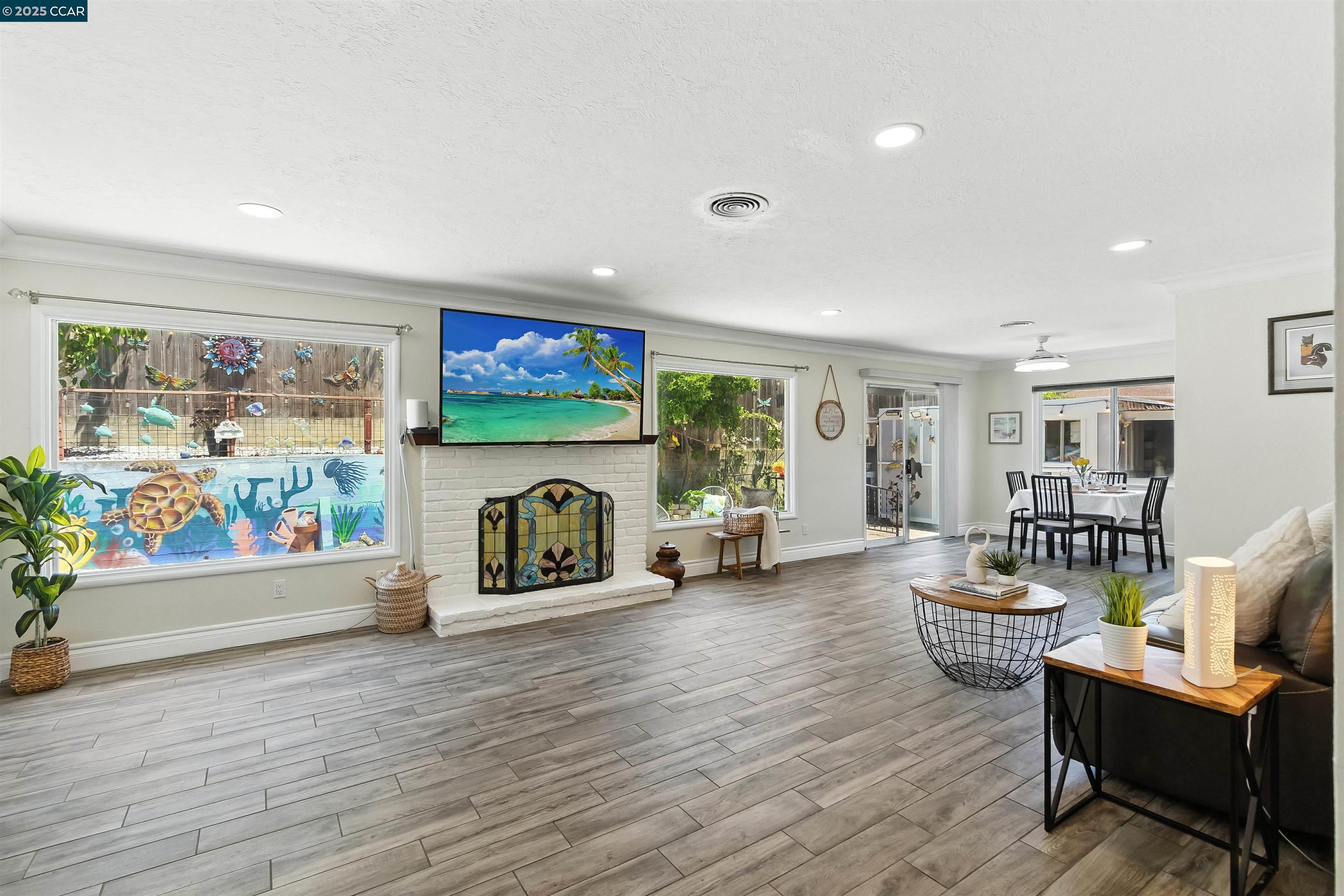 Detail Gallery Image 1 of 38 For 1201 Valle Vista Ave, Vallejo,  CA 94589-2826 - 3 Beds | 2 Baths