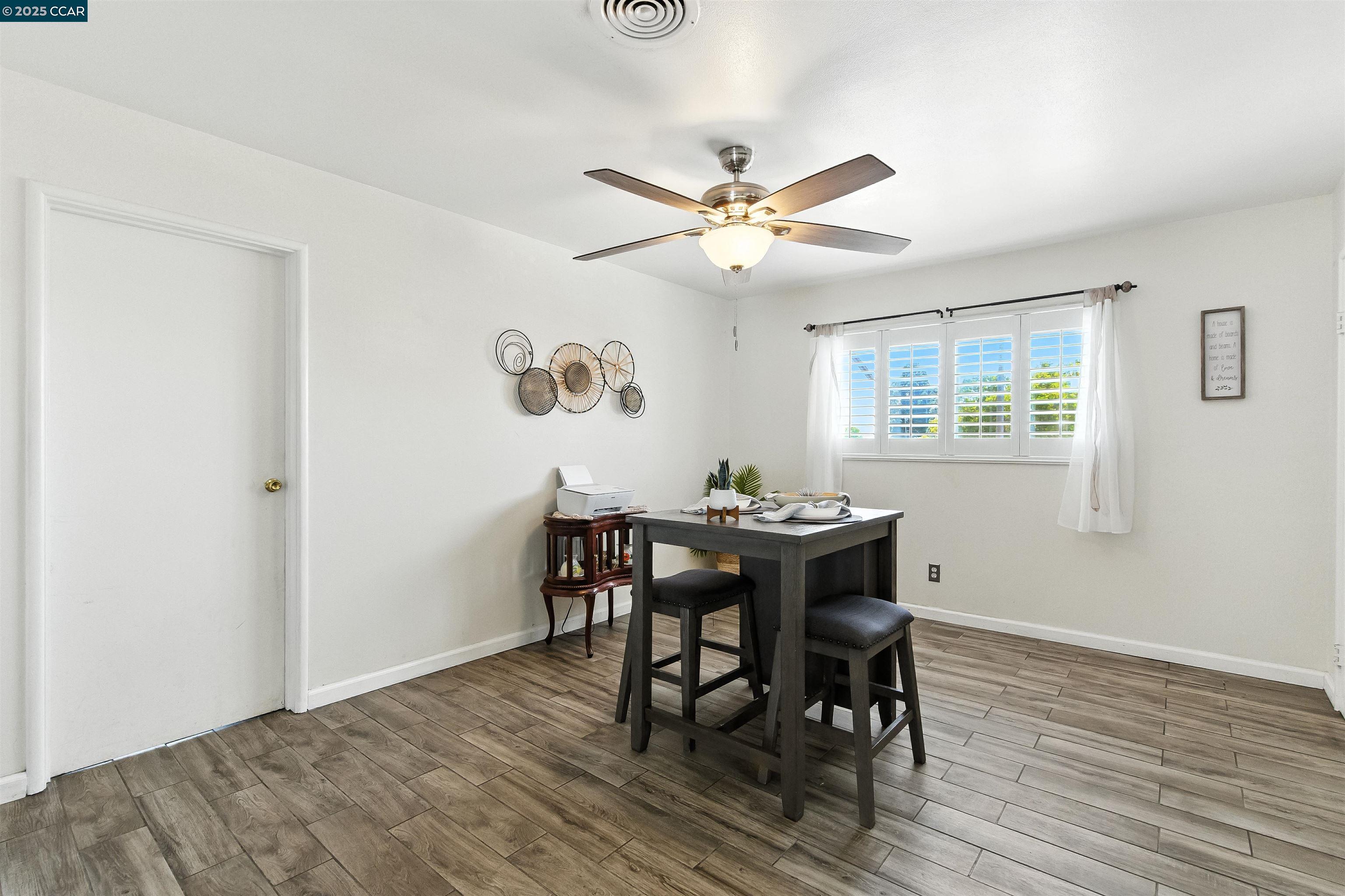 Detail Gallery Image 11 of 38 For 1201 Valle Vista Ave, Vallejo,  CA 94589-2826 - 3 Beds | 2 Baths