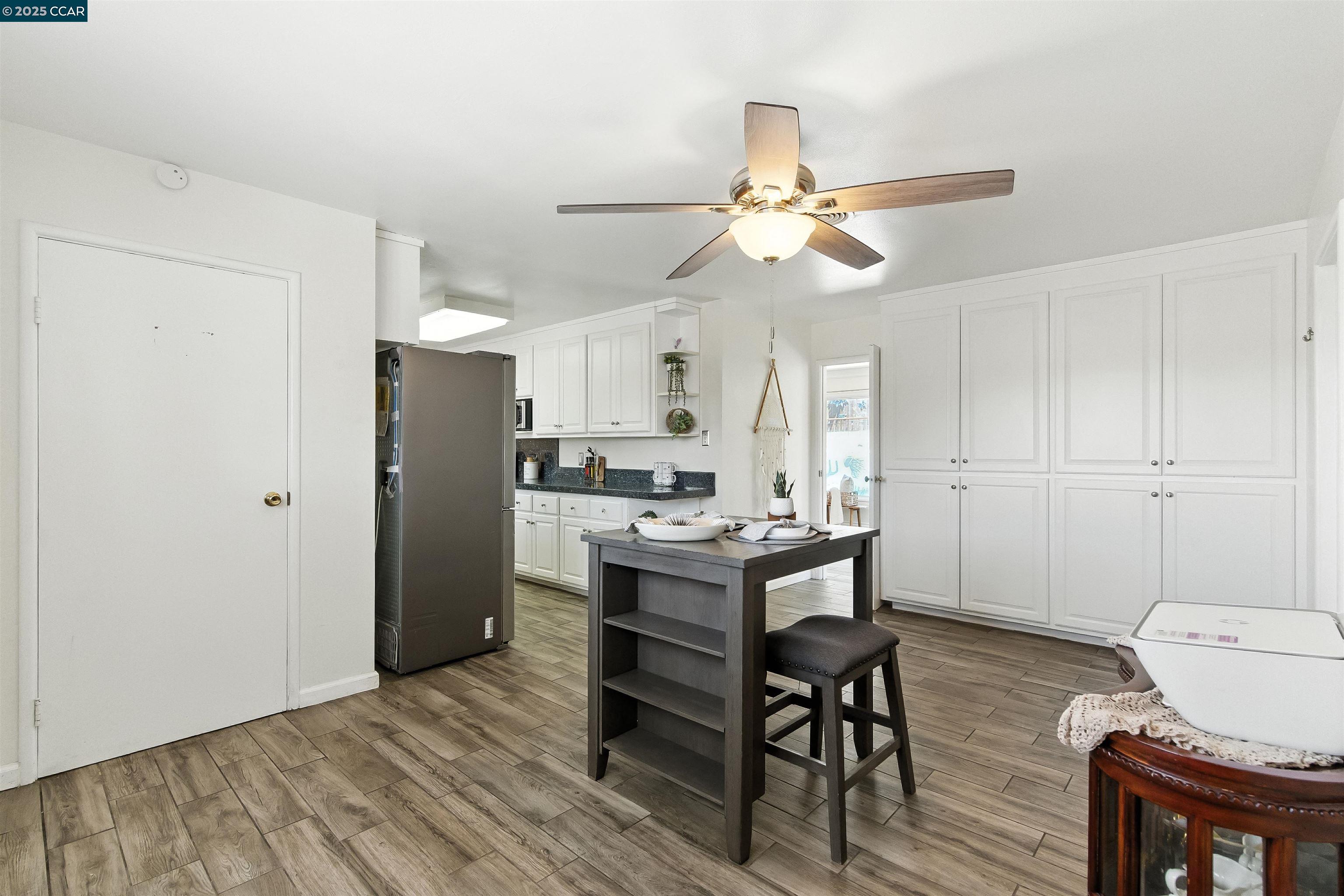 Detail Gallery Image 12 of 38 For 1201 Valle Vista Ave, Vallejo,  CA 94589-2826 - 3 Beds | 2 Baths