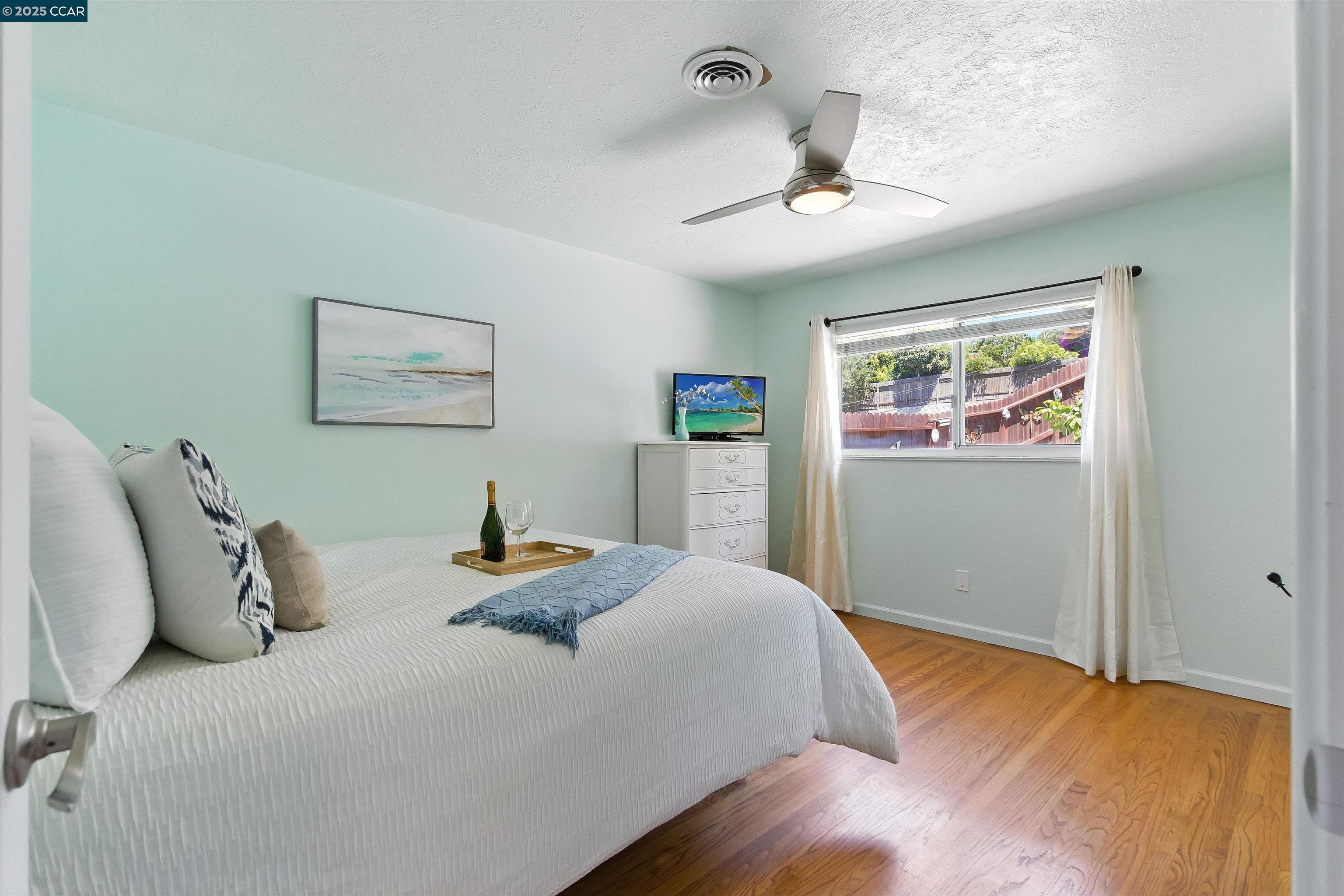 Detail Gallery Image 13 of 38 For 1201 Valle Vista Ave, Vallejo,  CA 94589-2826 - 3 Beds | 2 Baths