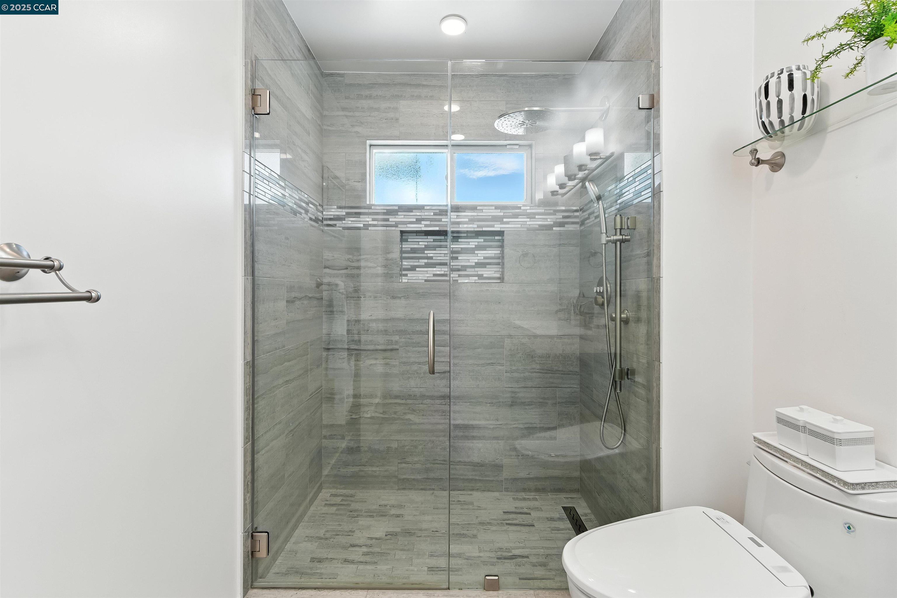 Detail Gallery Image 20 of 38 For 1201 Valle Vista Ave, Vallejo,  CA 94589-2826 - 3 Beds | 2 Baths