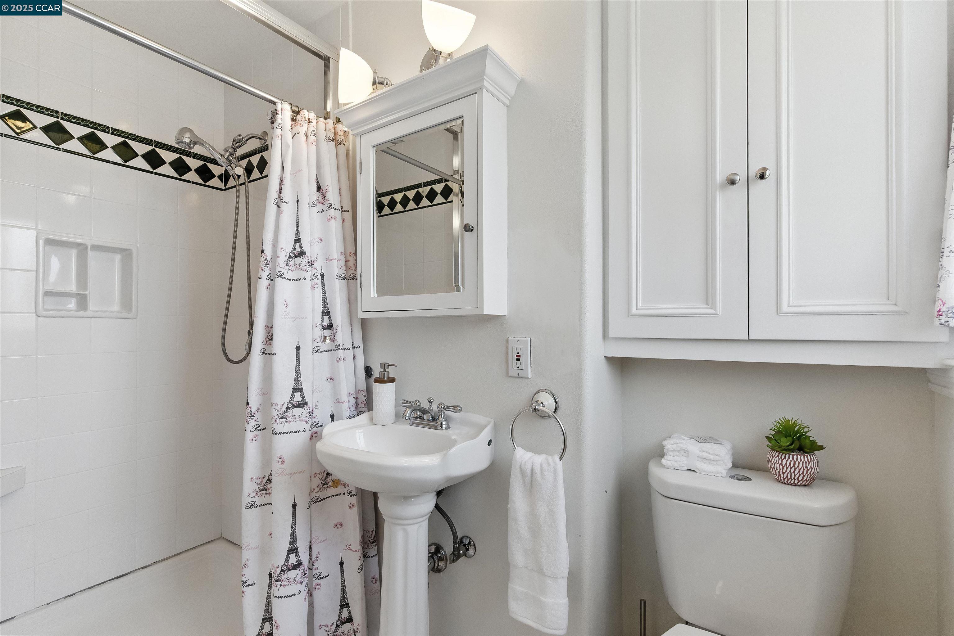 Detail Gallery Image 21 of 38 For 1201 Valle Vista Ave, Vallejo,  CA 94589-2826 - 3 Beds | 2 Baths
