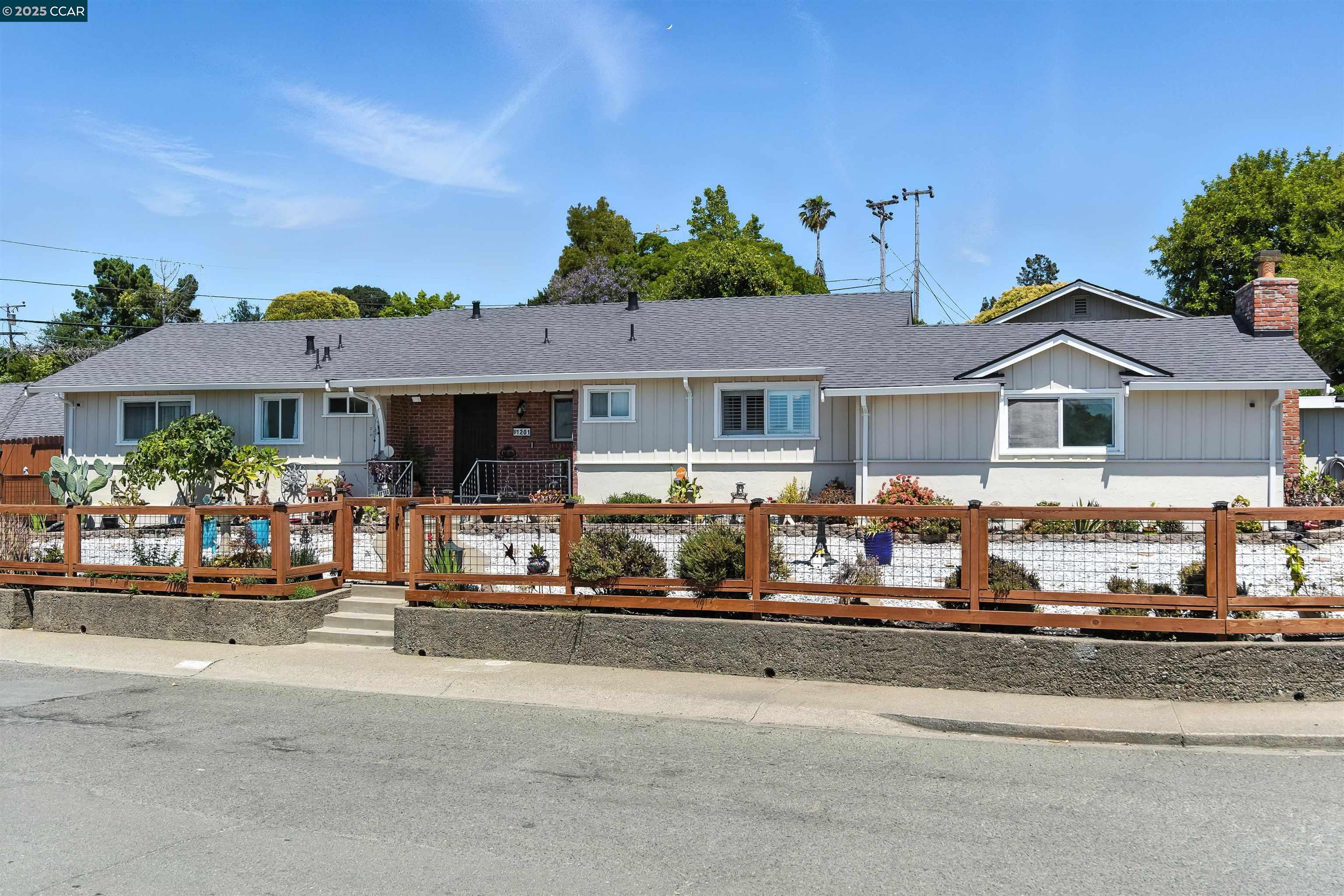 Detail Gallery Image 22 of 38 For 1201 Valle Vista Ave, Vallejo,  CA 94589-2826 - 3 Beds | 2 Baths