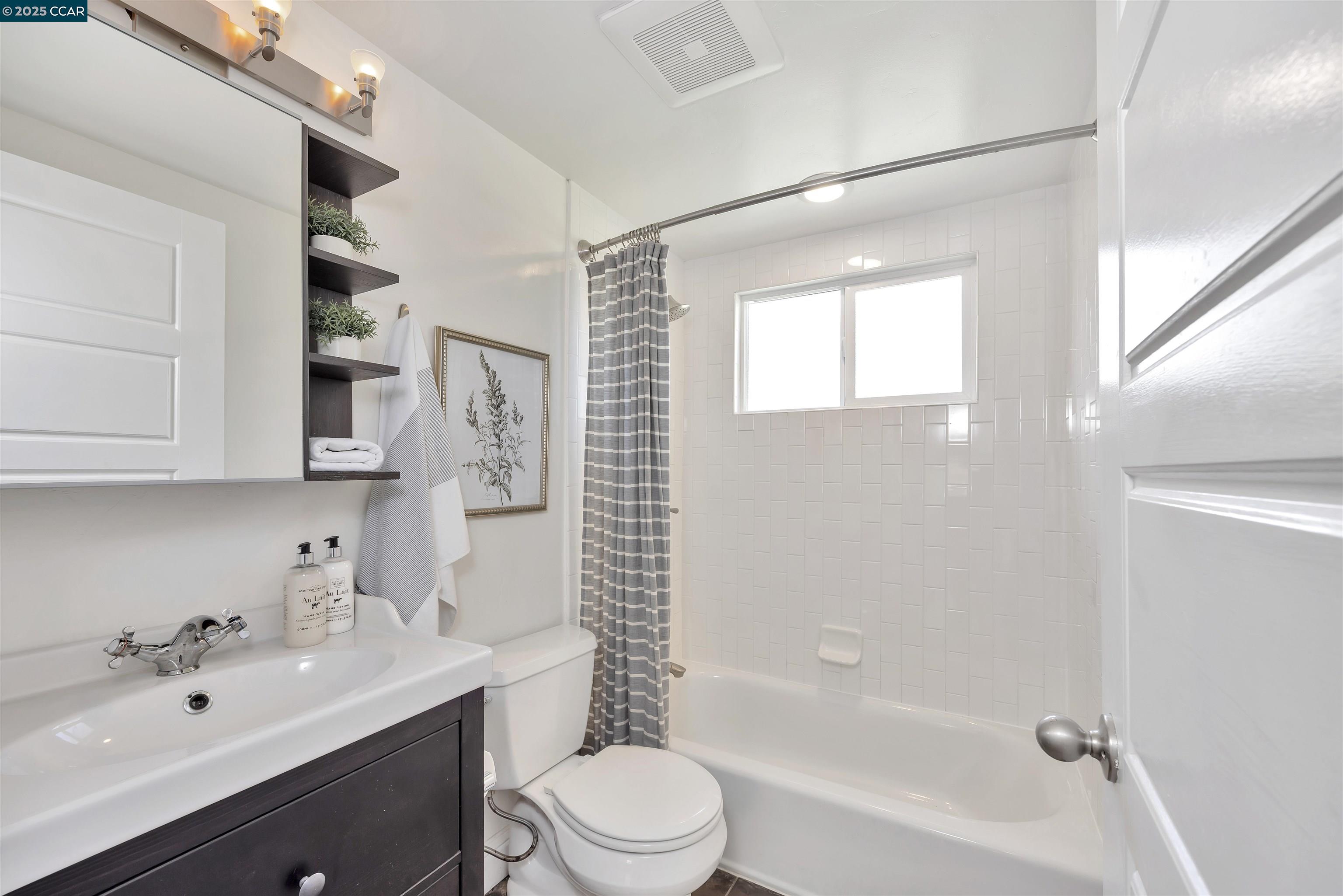Detail Gallery Image 16 of 25 For 3357 S Lucille Ln, Lafayette,  CA 94549 - 4 Beds | 2 Baths