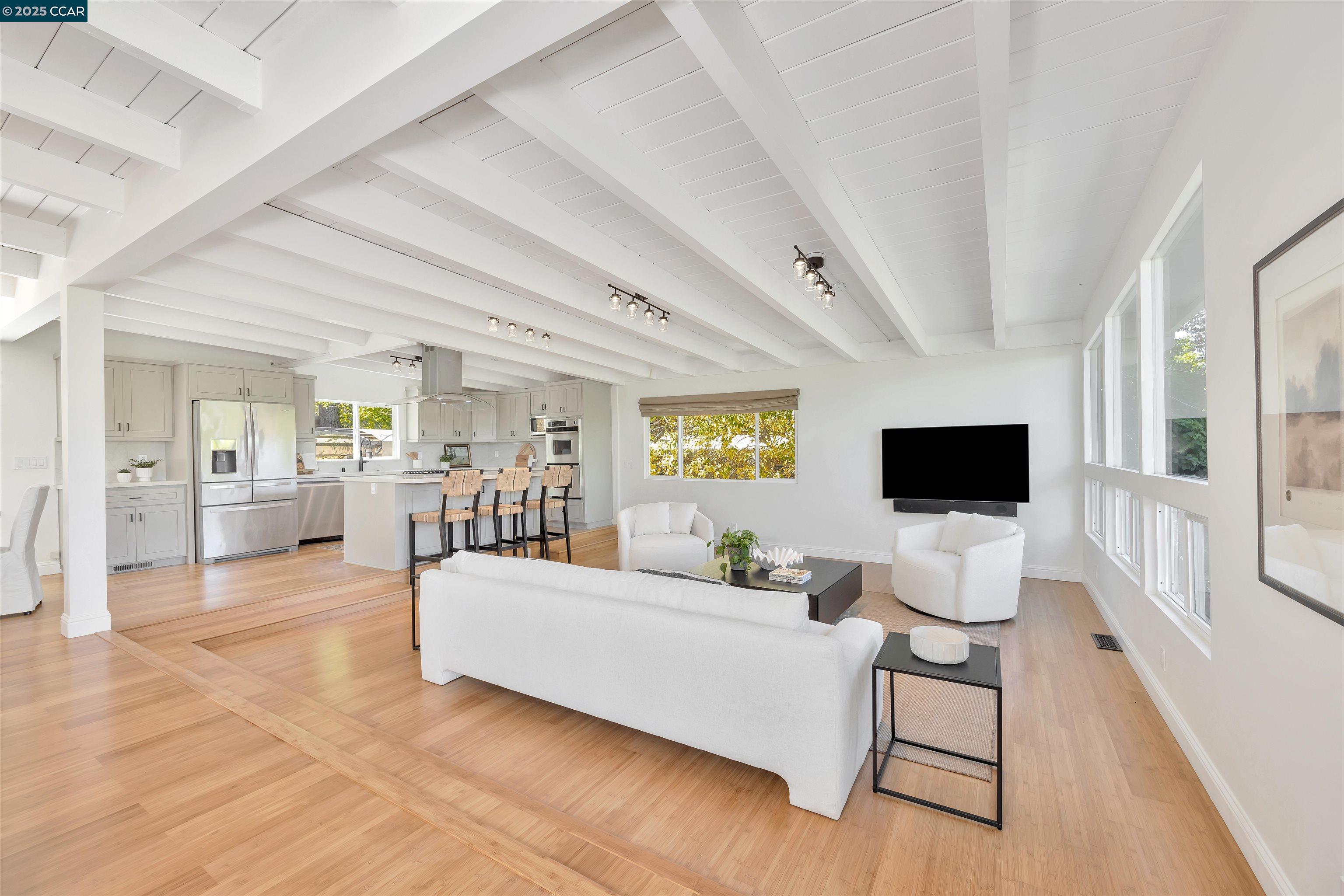 Detail Gallery Image 8 of 25 For 3357 S Lucille Ln, Lafayette,  CA 94549 - 4 Beds | 2 Baths