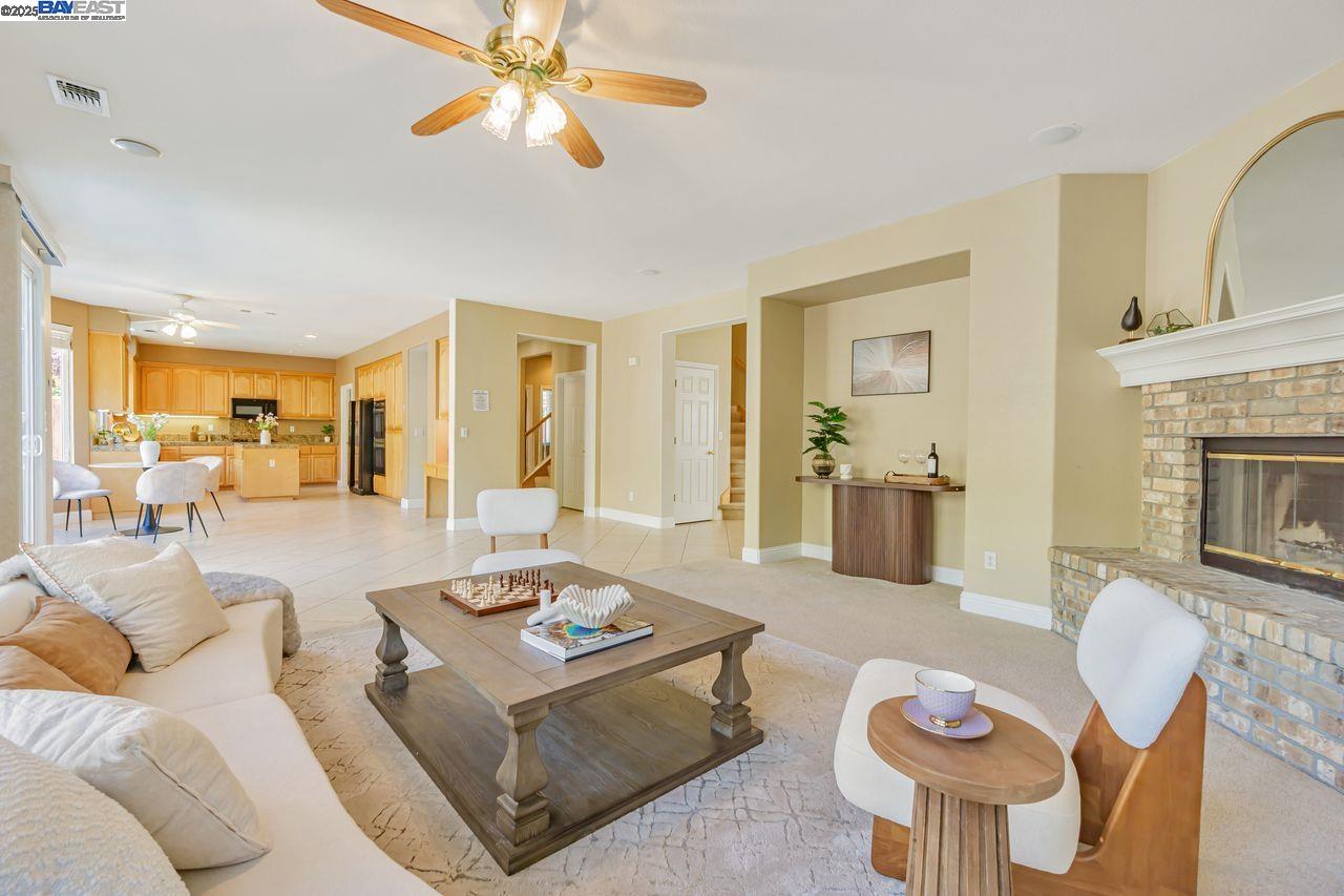 Detail Gallery Image 11 of 48 For 5391 Fernbank Dr, Concord,  CA 94521 - 5 Beds | 3 Baths
