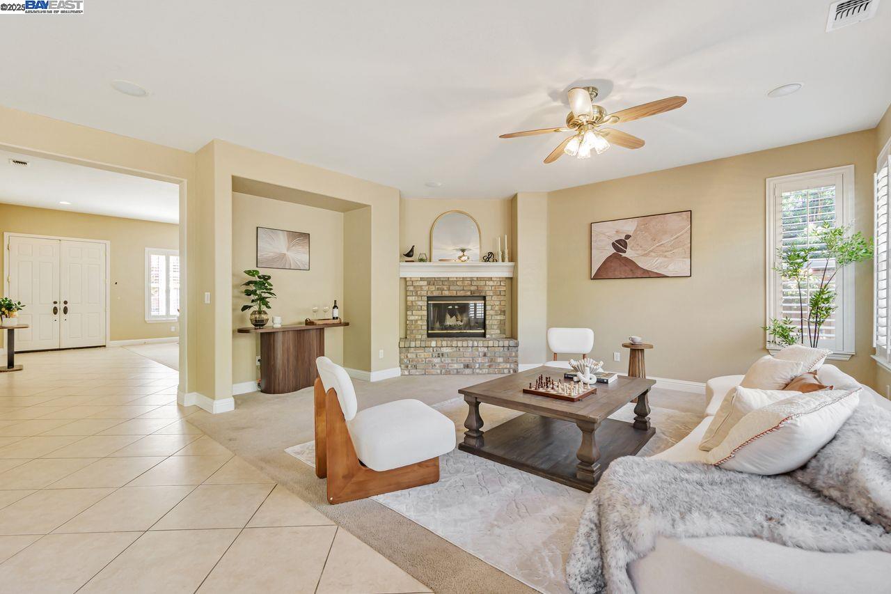 Detail Gallery Image 12 of 48 For 5391 Fernbank Dr, Concord,  CA 94521 - 5 Beds | 3 Baths