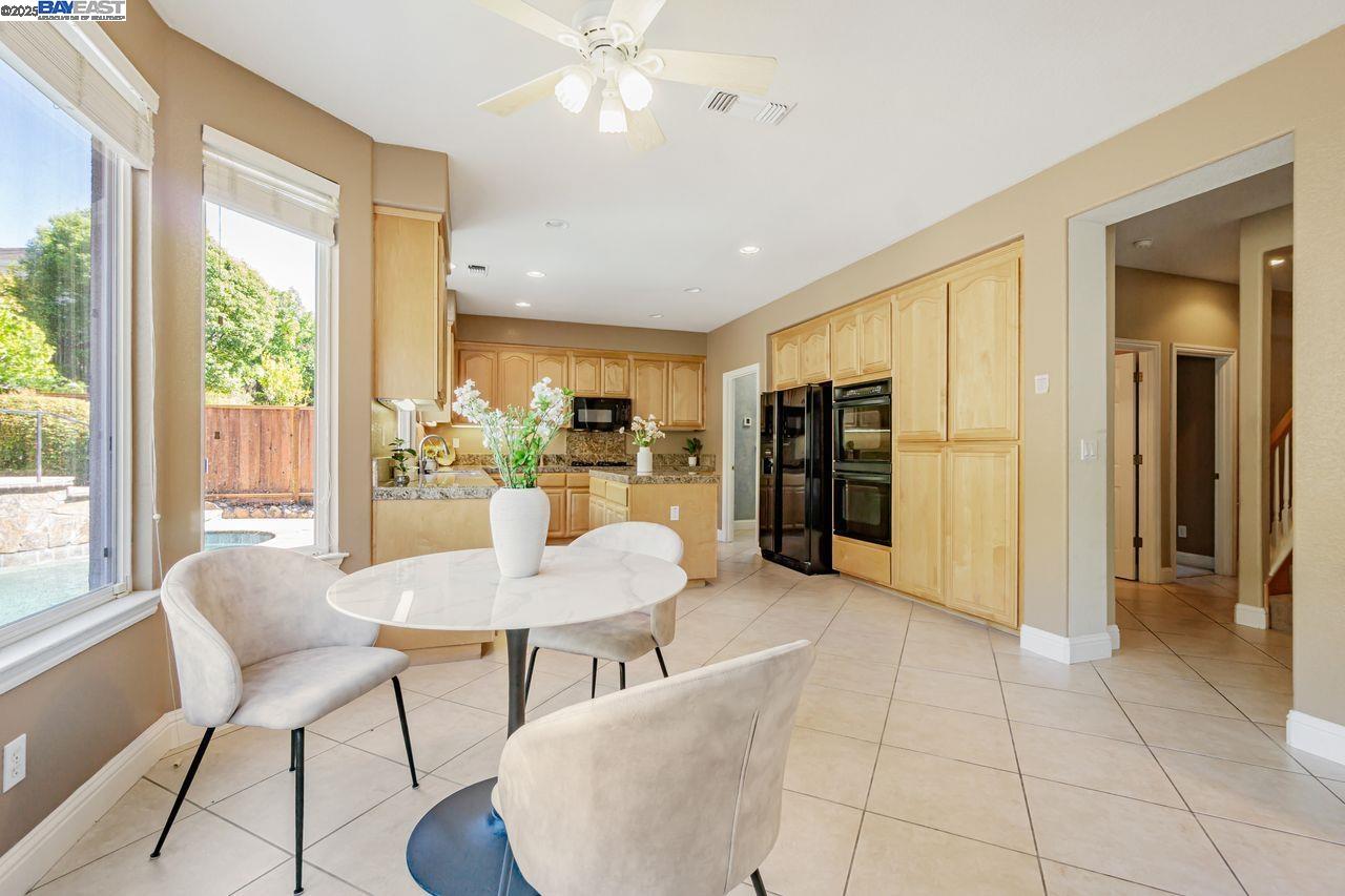 Detail Gallery Image 20 of 48 For 5391 Fernbank Dr, Concord,  CA 94521 - 5 Beds | 3 Baths