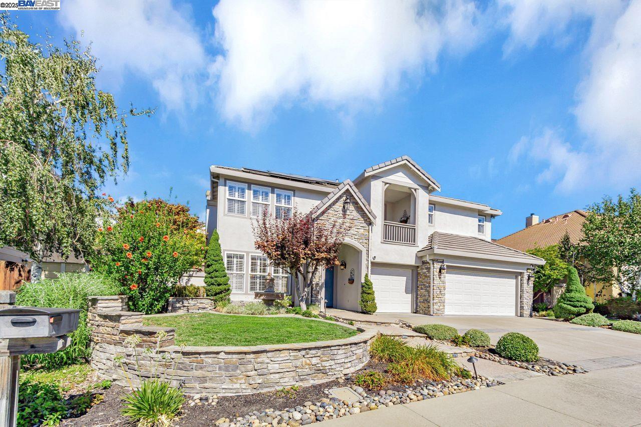 Detail Gallery Image 3 of 48 For 5391 Fernbank Dr, Concord,  CA 94521 - 5 Beds | 3 Baths