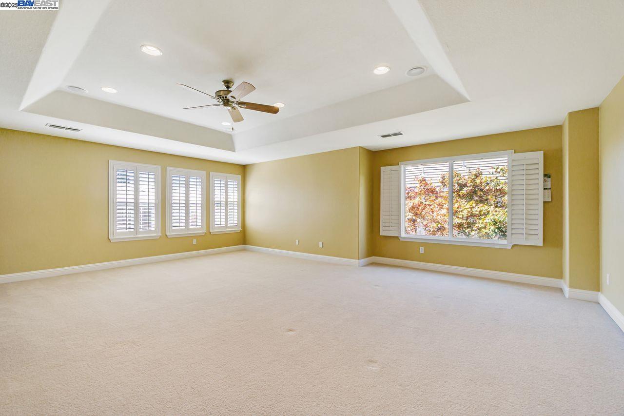 Detail Gallery Image 22 of 48 For 5391 Fernbank Dr, Concord,  CA 94521 - 5 Beds | 3 Baths