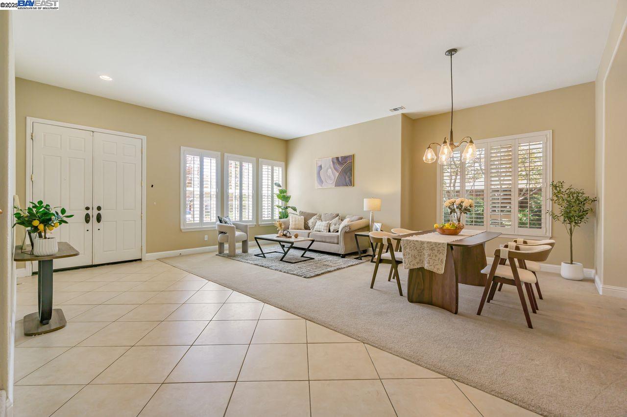 Detail Gallery Image 7 of 48 For 5391 Fernbank Dr, Concord,  CA 94521 - 5 Beds | 3 Baths