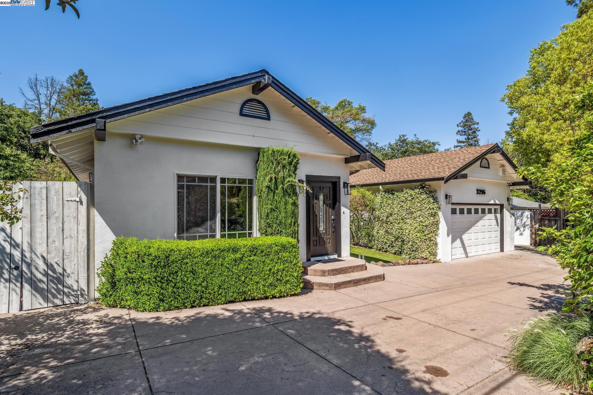 Detail Gallery Image 3 of 50 For 3296 Walnut Ln, Lafayette,  CA 94549 - 4 Beds | 3 Baths