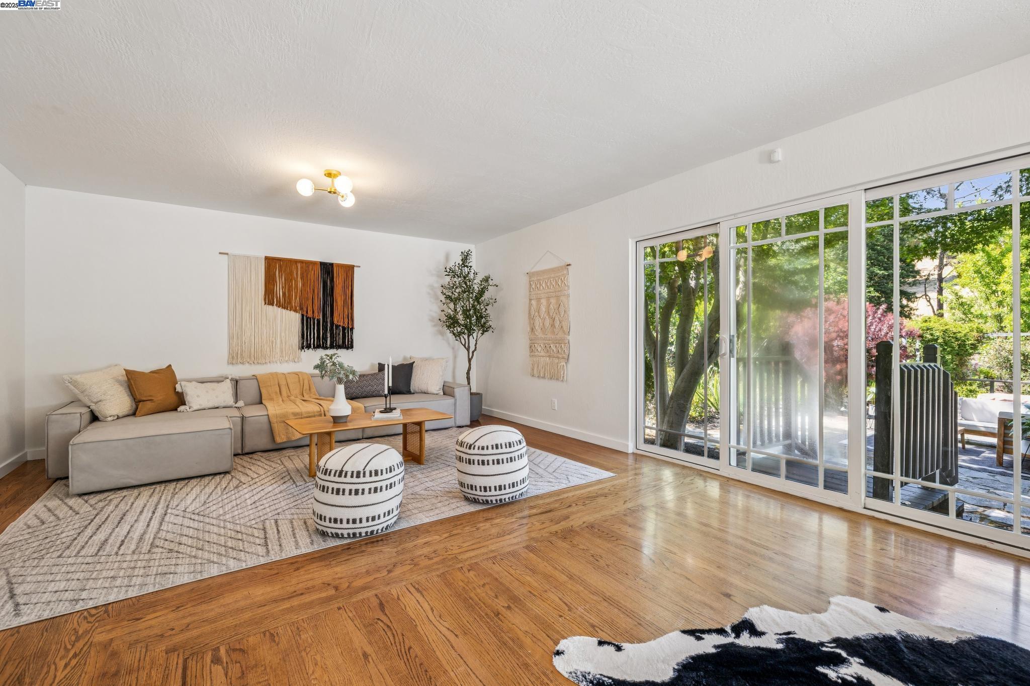 Detail Gallery Image 22 of 50 For 3296 Walnut Ln, Lafayette,  CA 94549 - 4 Beds | 3 Baths