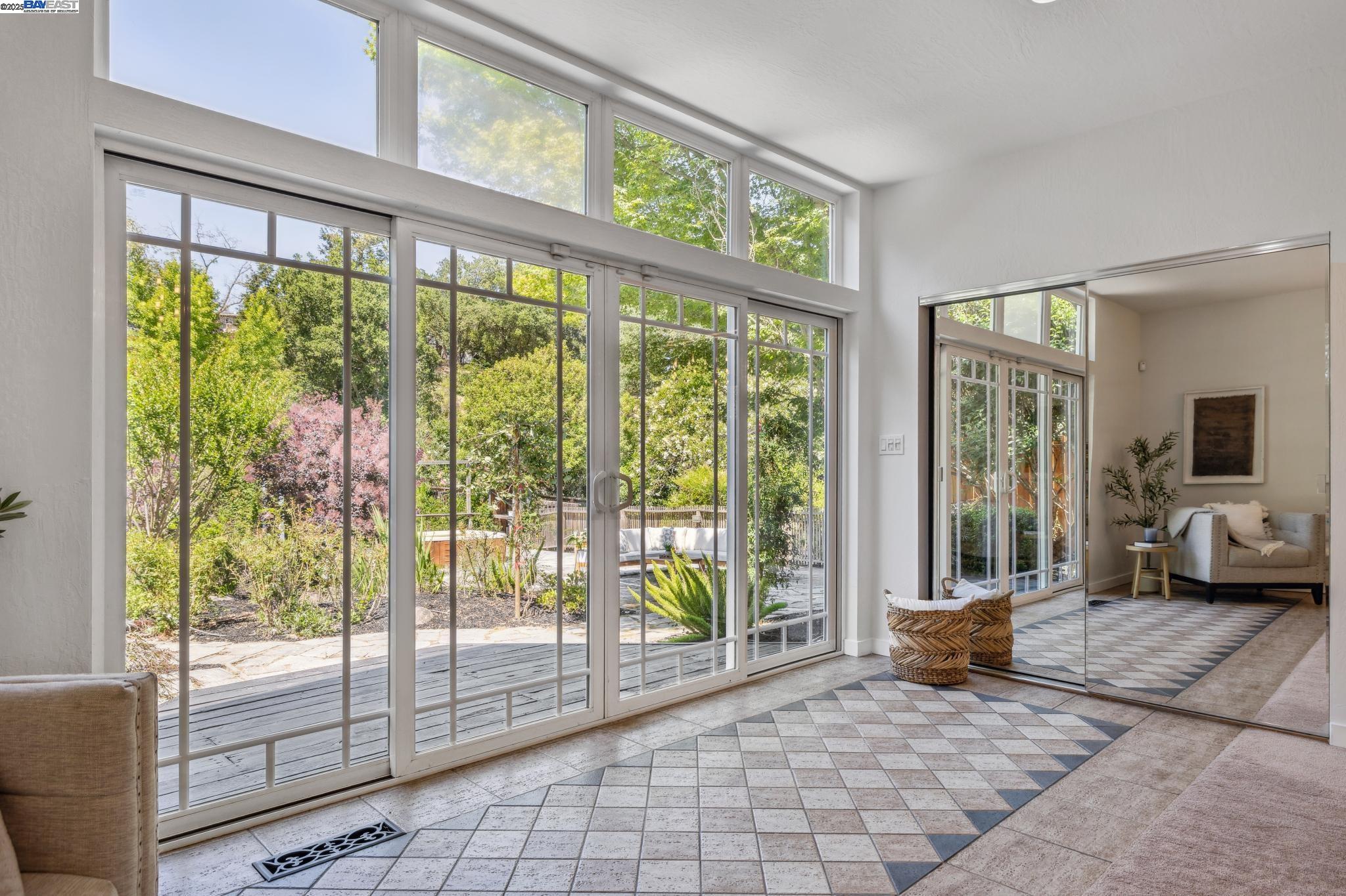 Detail Gallery Image 38 of 50 For 3296 Walnut Ln, Lafayette,  CA 94549 - 4 Beds | 3 Baths
