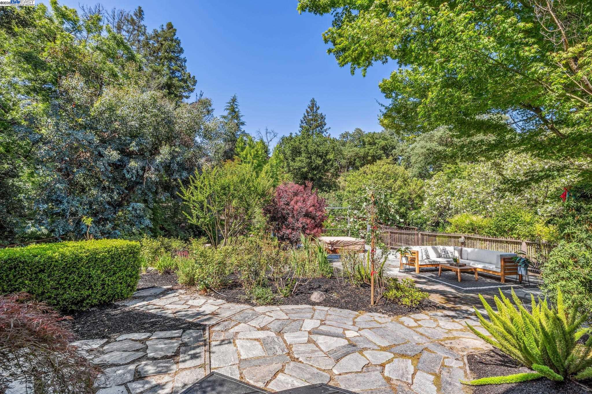 Detail Gallery Image 40 of 50 For 3296 Walnut Ln, Lafayette,  CA 94549 - 4 Beds | 3 Baths