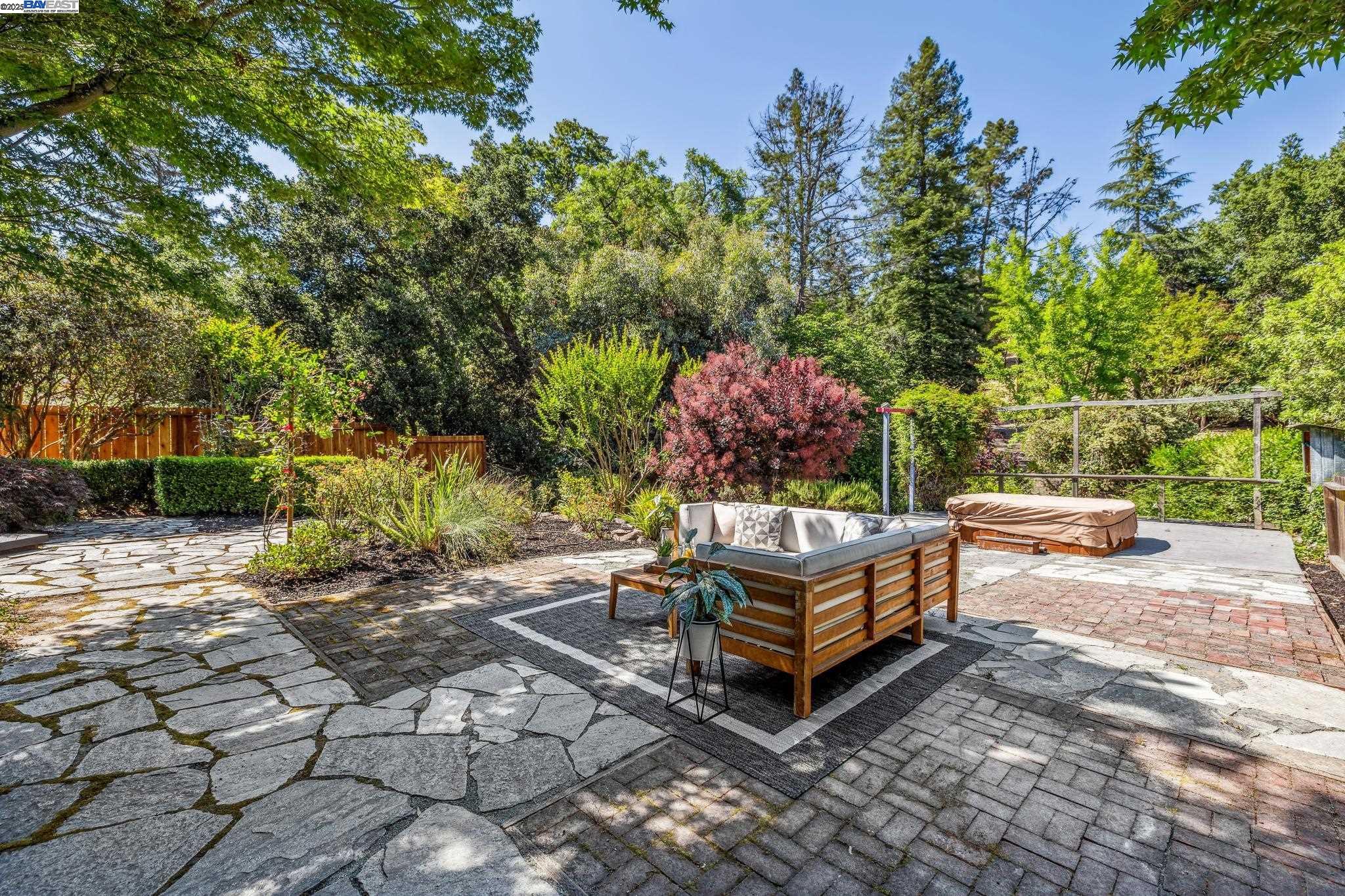 Detail Gallery Image 41 of 50 For 3296 Walnut Ln, Lafayette,  CA 94549 - 4 Beds | 3 Baths