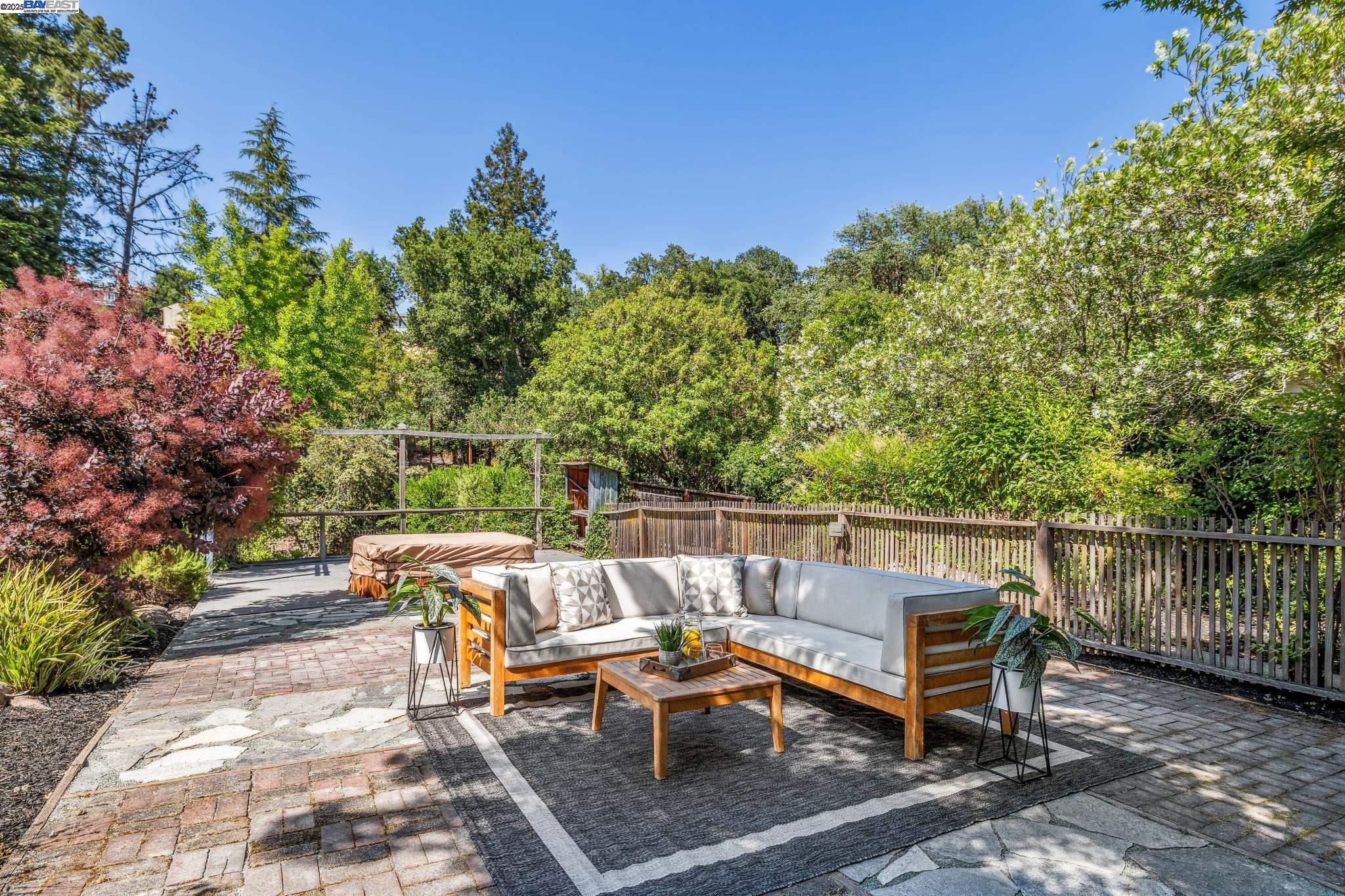 Detail Gallery Image 42 of 50 For 3296 Walnut Ln, Lafayette,  CA 94549 - 4 Beds | 3 Baths