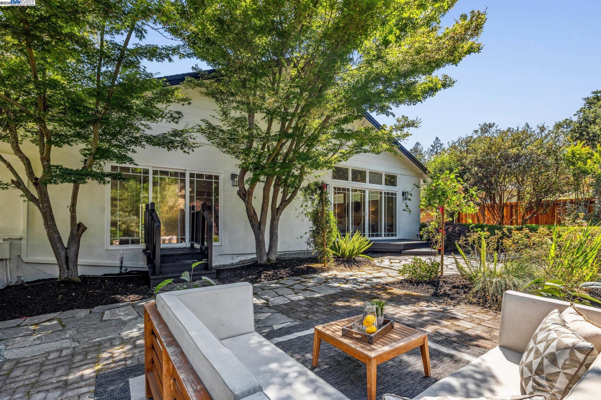 Detail Gallery Image 49 of 50 For 3296 Walnut Ln, Lafayette,  CA 94549 - 4 Beds | 3 Baths