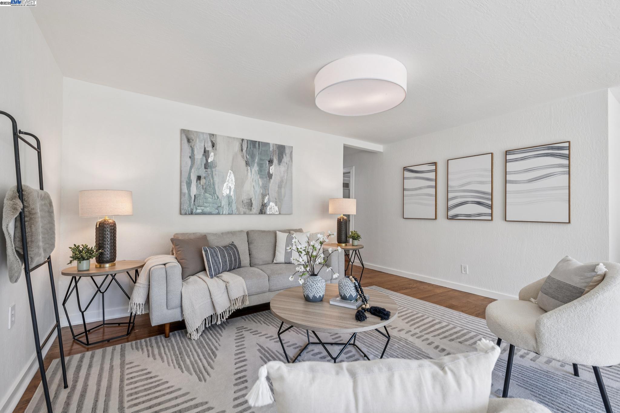 Detail Gallery Image 7 of 50 For 3296 Walnut Ln, Lafayette,  CA 94549 - 4 Beds | 3 Baths