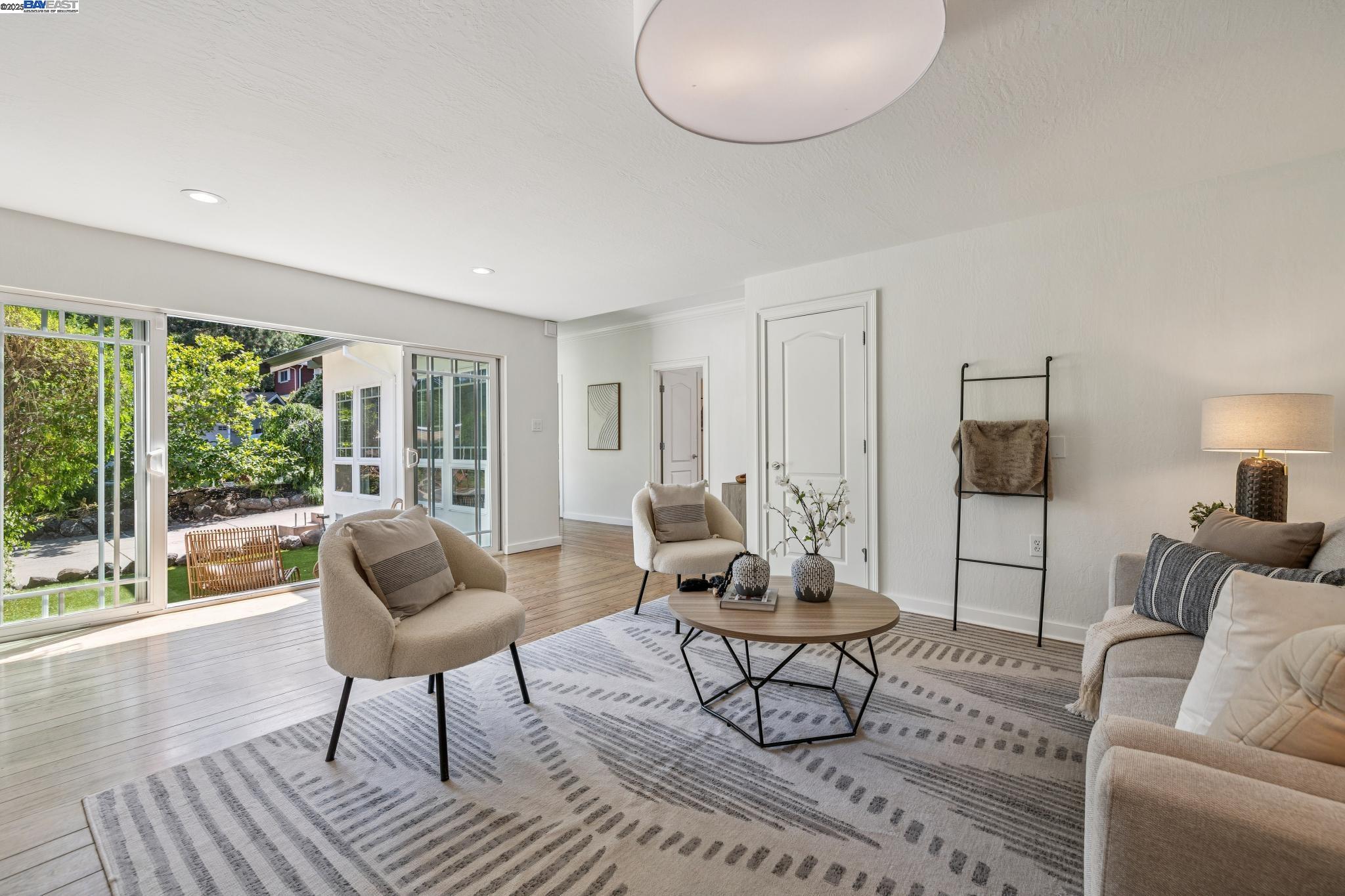 Detail Gallery Image 9 of 50 For 3296 Walnut Ln, Lafayette,  CA 94549 - 4 Beds | 3 Baths