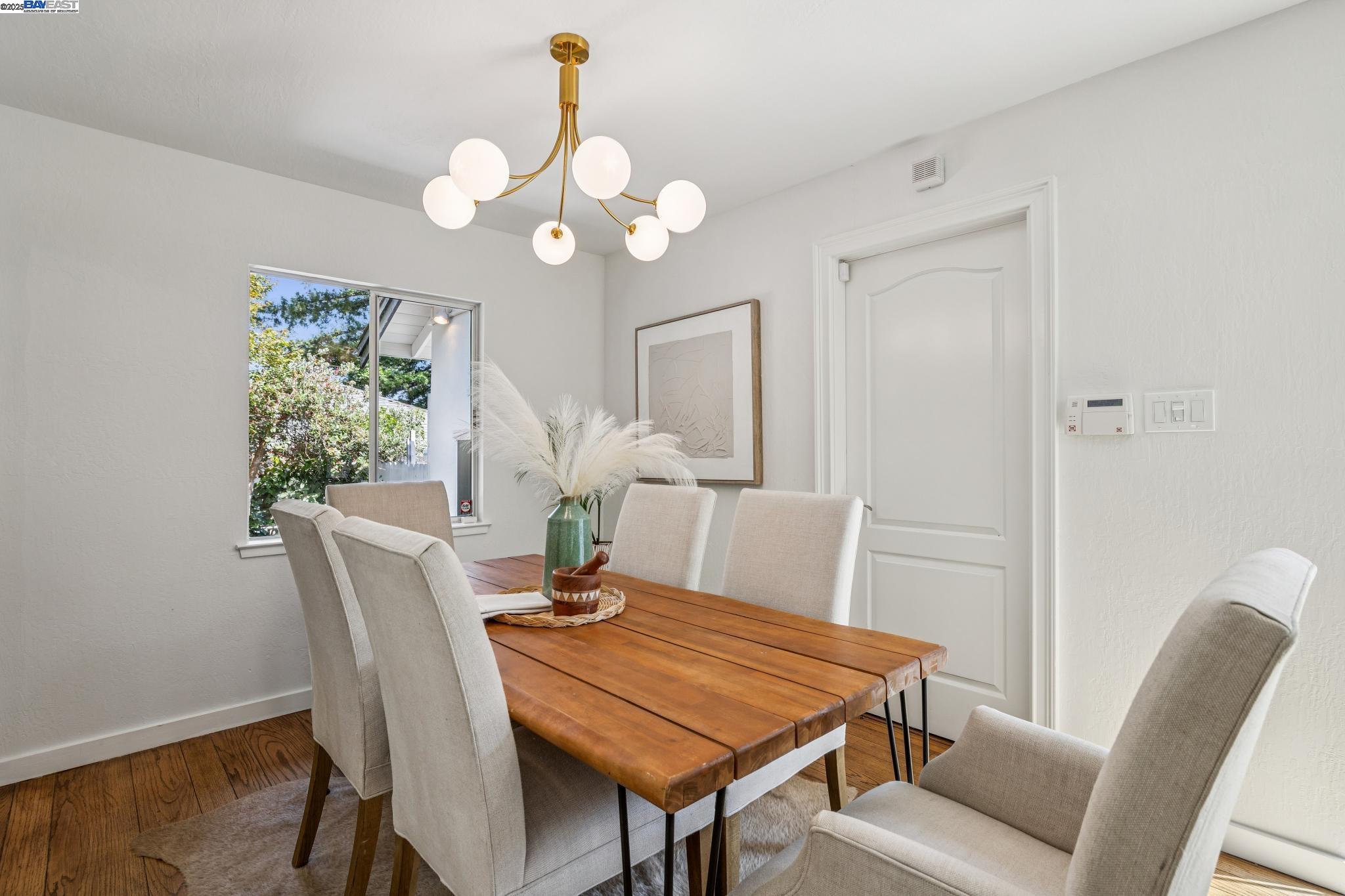 Detail Gallery Image 10 of 50 For 3296 Walnut Ln, Lafayette,  CA 94549 - 4 Beds | 3 Baths