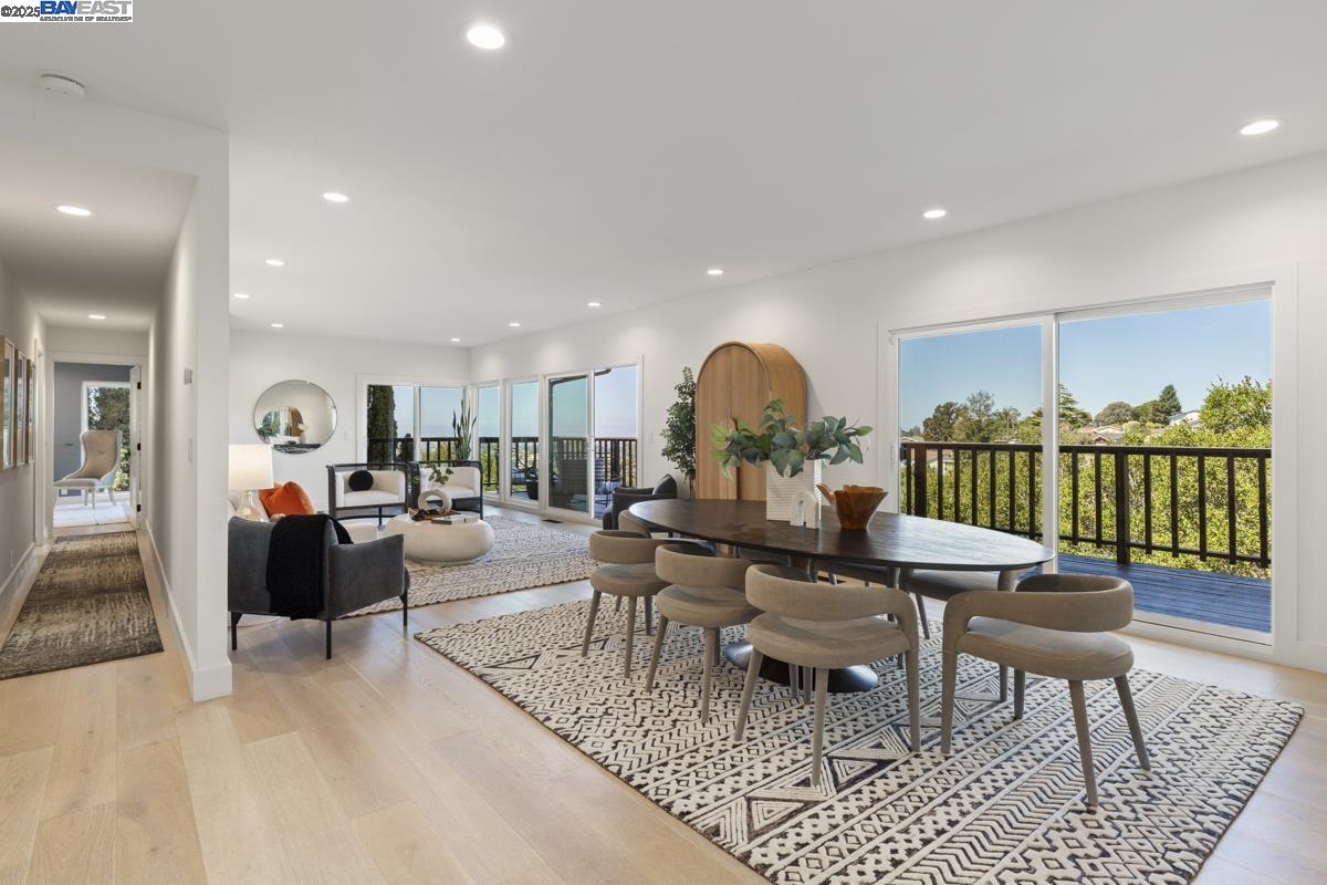 Detail Gallery Image 13 of 58 For 10336 Greenview Dr, Oakland,  CA 94605 - 4 Beds | 3 Baths