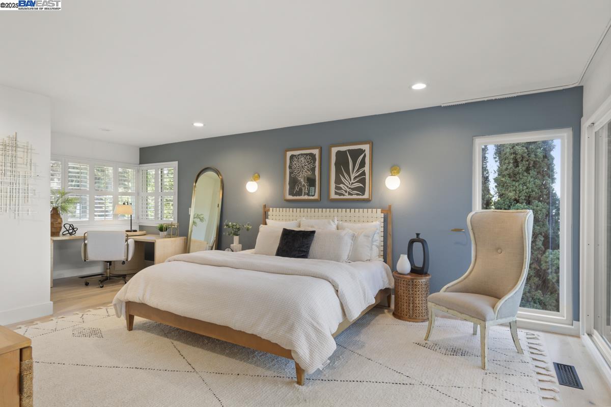 Detail Gallery Image 22 of 58 For 10336 Greenview Dr, Oakland,  CA 94605 - 4 Beds | 3 Baths