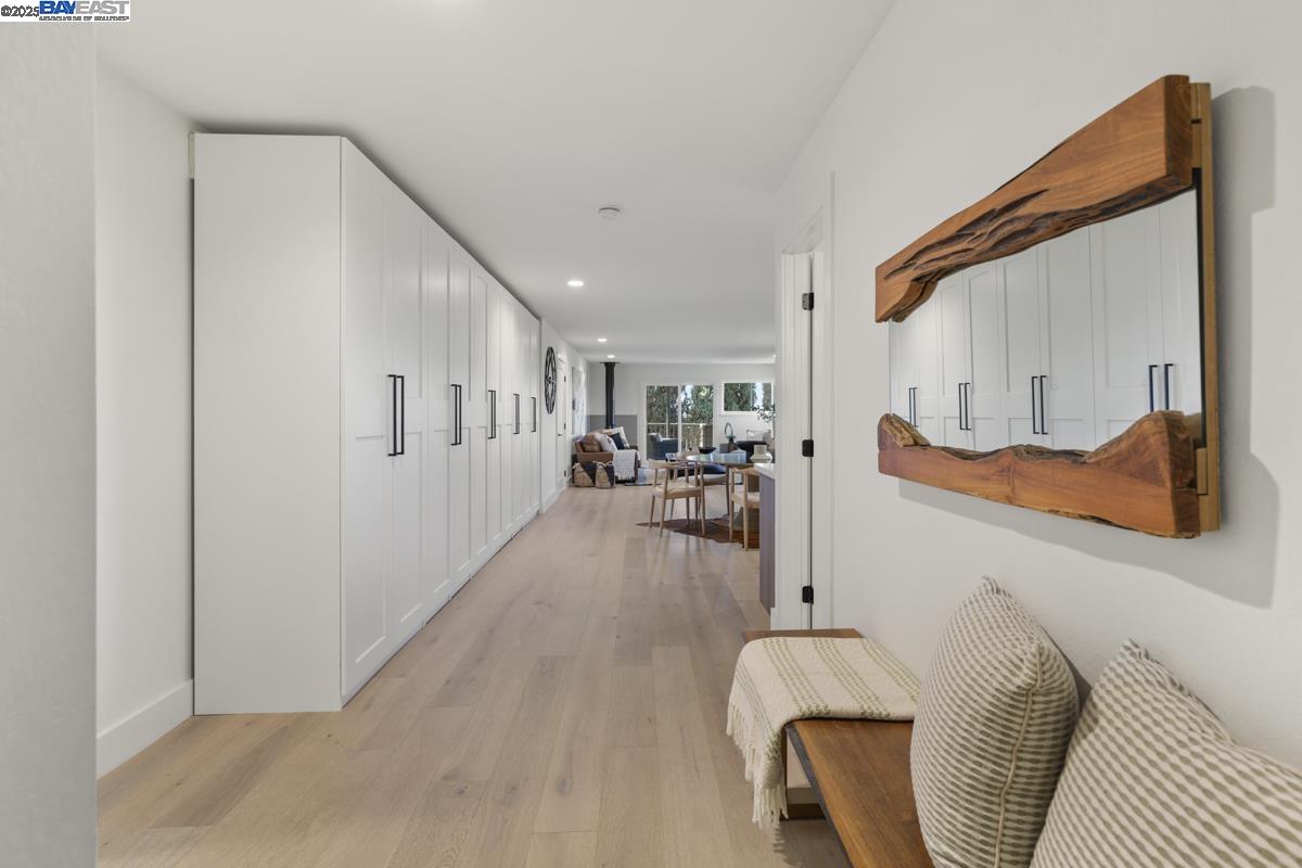Detail Gallery Image 36 of 58 For 10336 Greenview Dr, Oakland,  CA 94605 - 4 Beds | 3 Baths